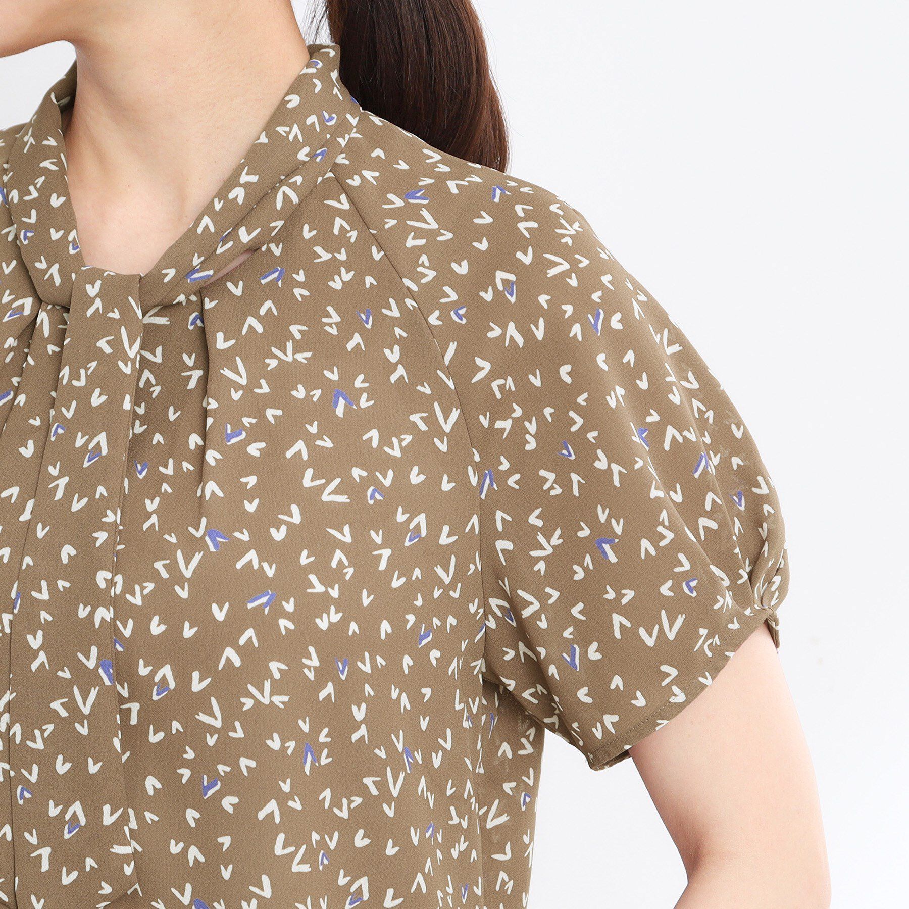 Reflect「【マシンウォッシュ可／セットアップ可】ボウタイプリントブラウス」|シャツ・ブラウス|