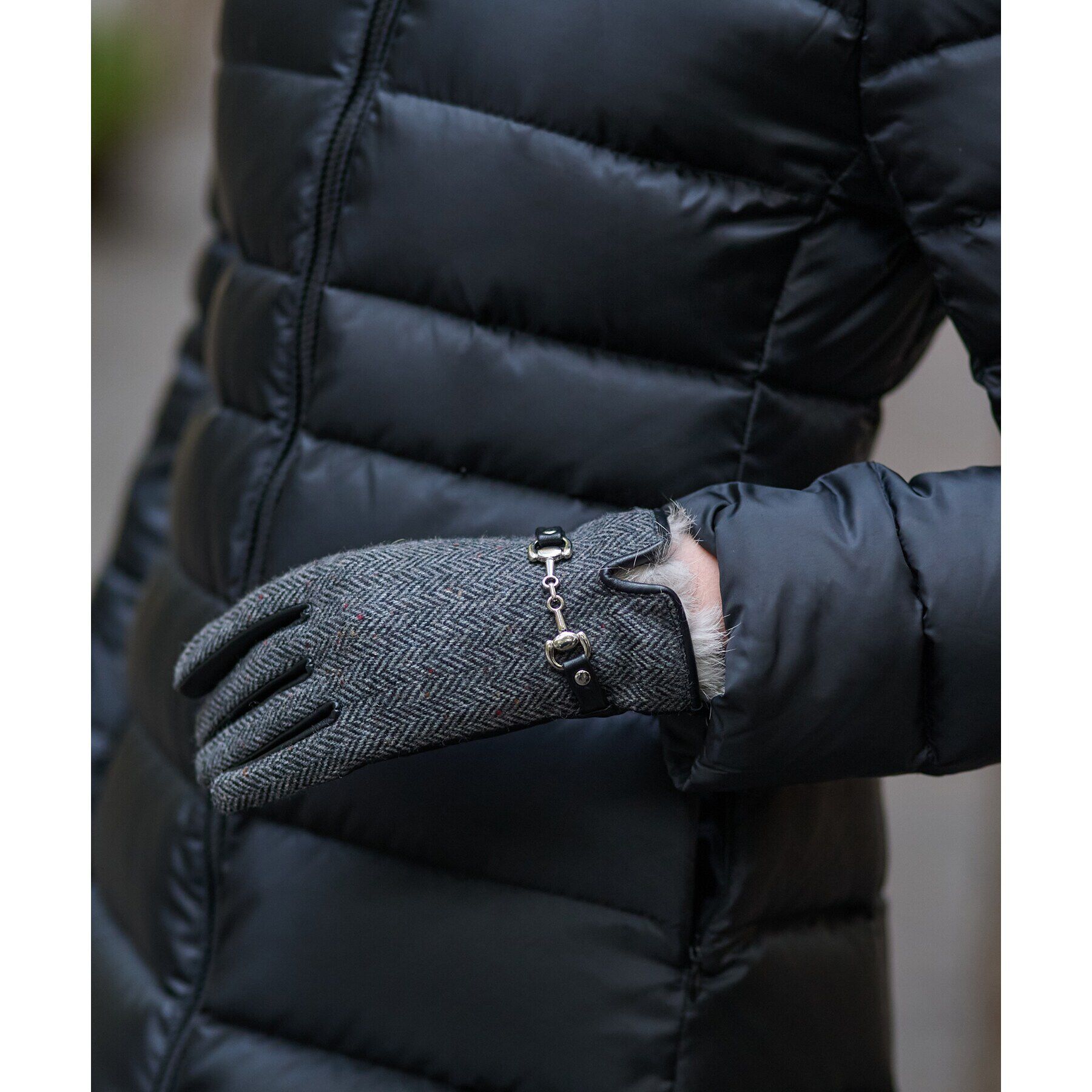 DRESSTERIOR「【スマホ対応】ラビットファースマートフォングローブ」|手袋|