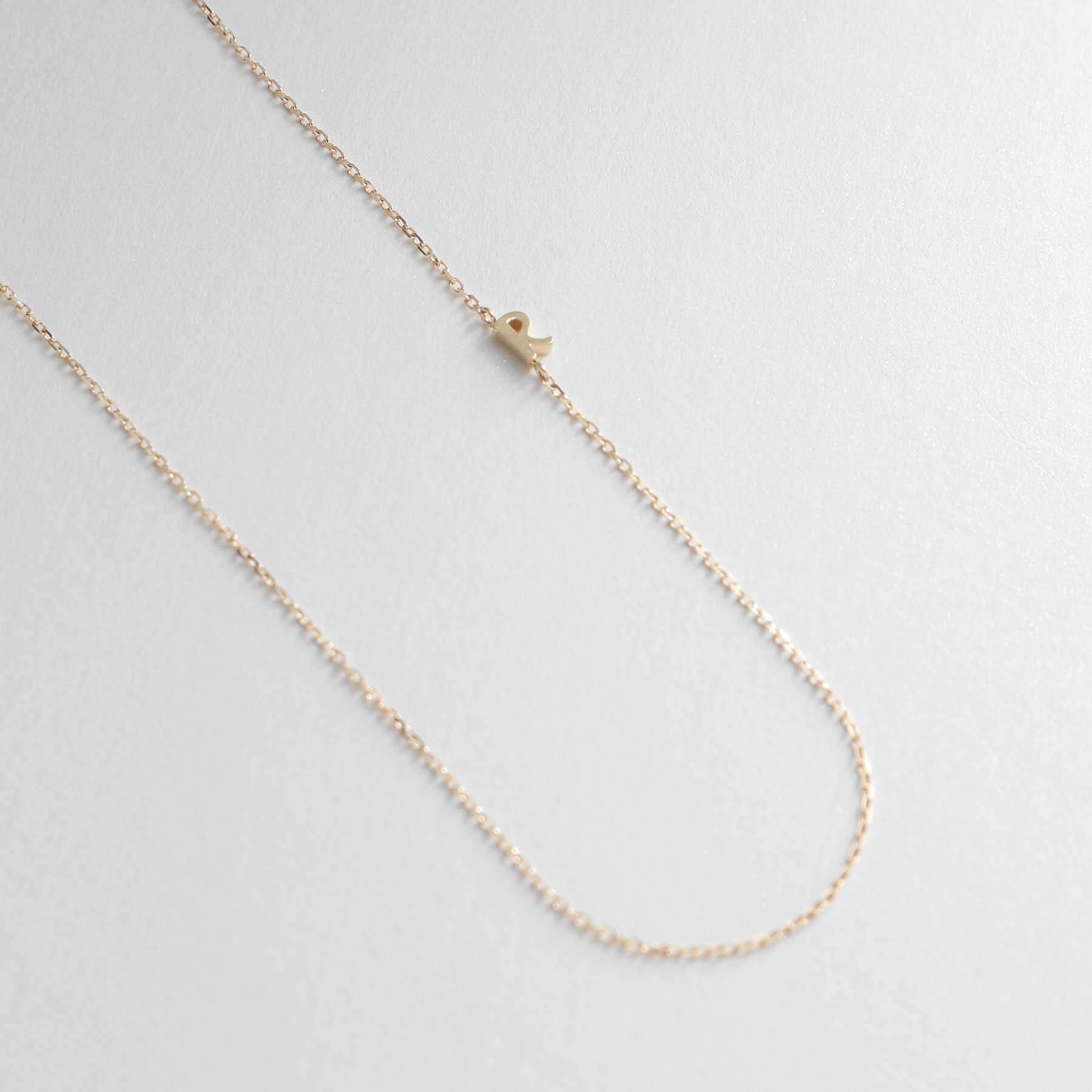 COCOSHNIK「【WEB限定】K10イニシャルＲ ネックレス」|ネックレス|