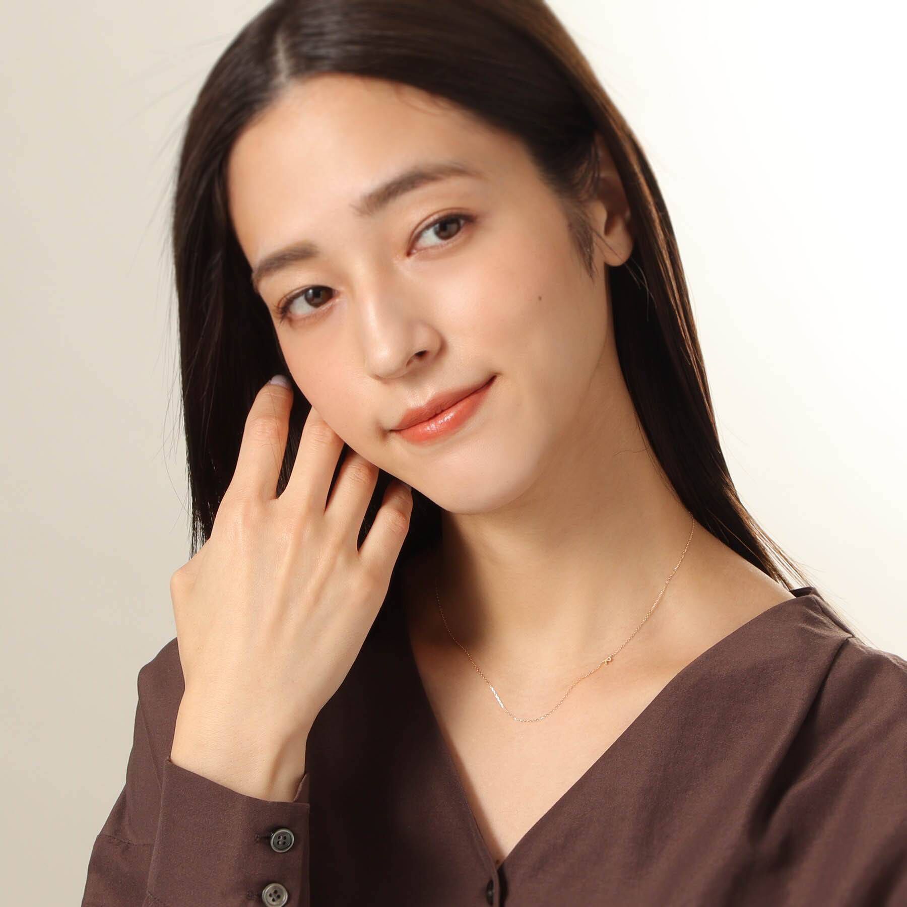 COCOSHNIK「【WEB限定】K10イニシャルＲ ネックレス」|ネックレス|