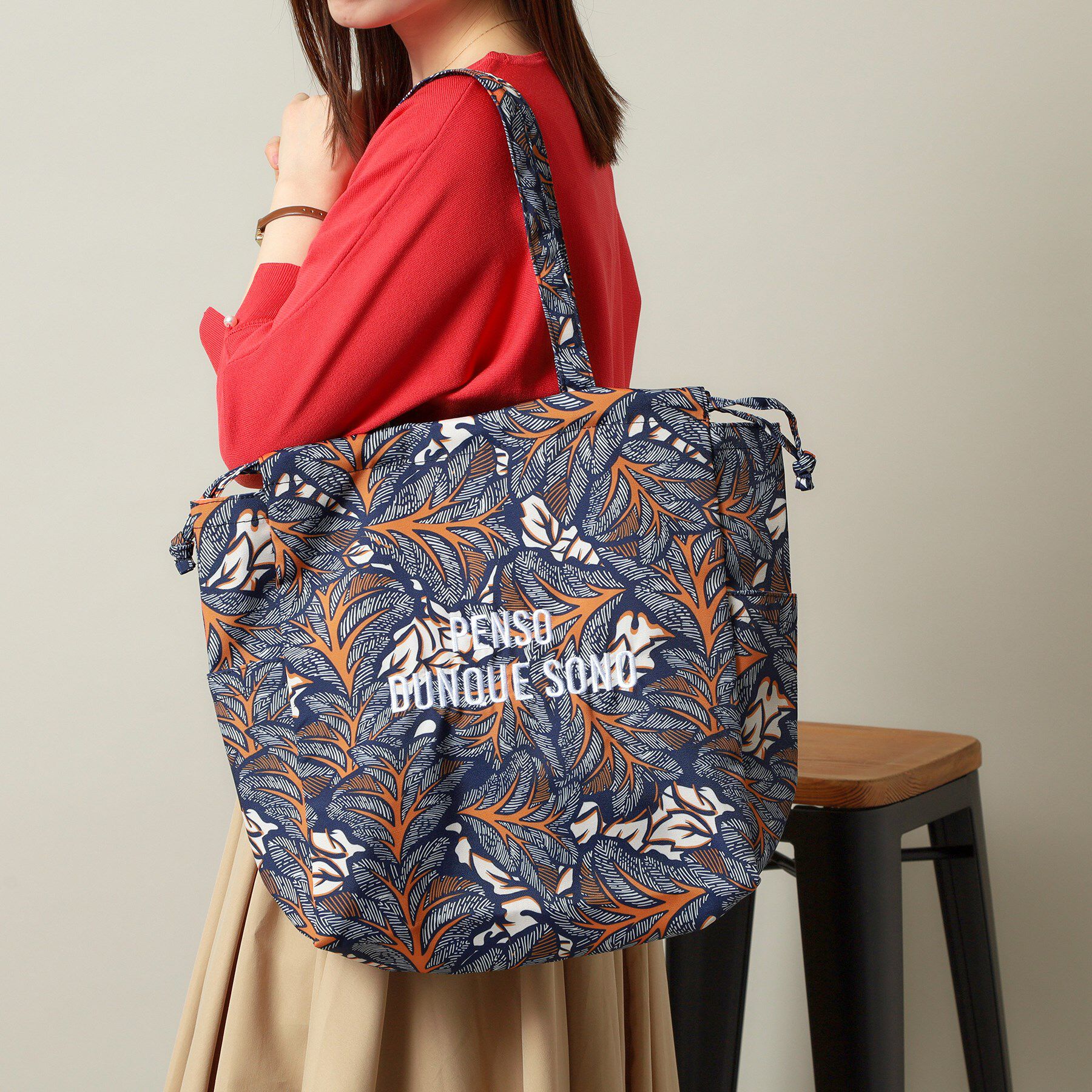 ITS&rsquo;DEMO「【A4対応／新柄追加】ラタプリントトート」|トートバッグ|ネイビー(194)