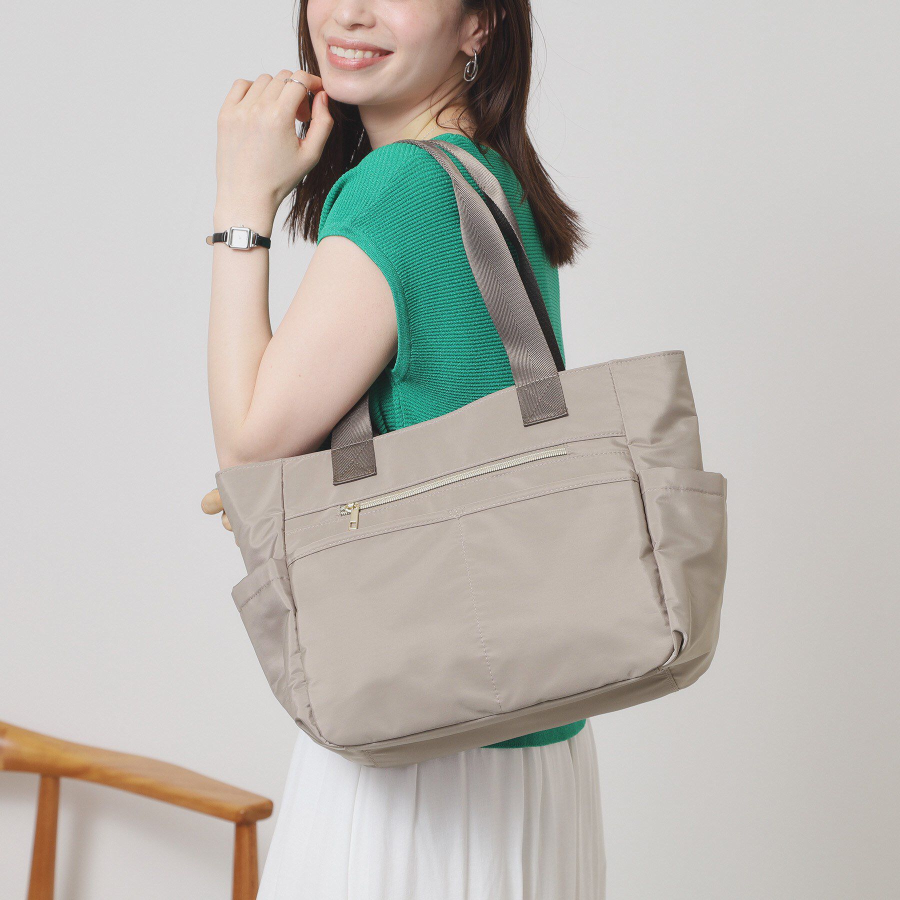 ITS&rsquo;DEMO「【A4対応／11ポケット】両面撥水A4トート」|トートバッグ|グレージュ(050)