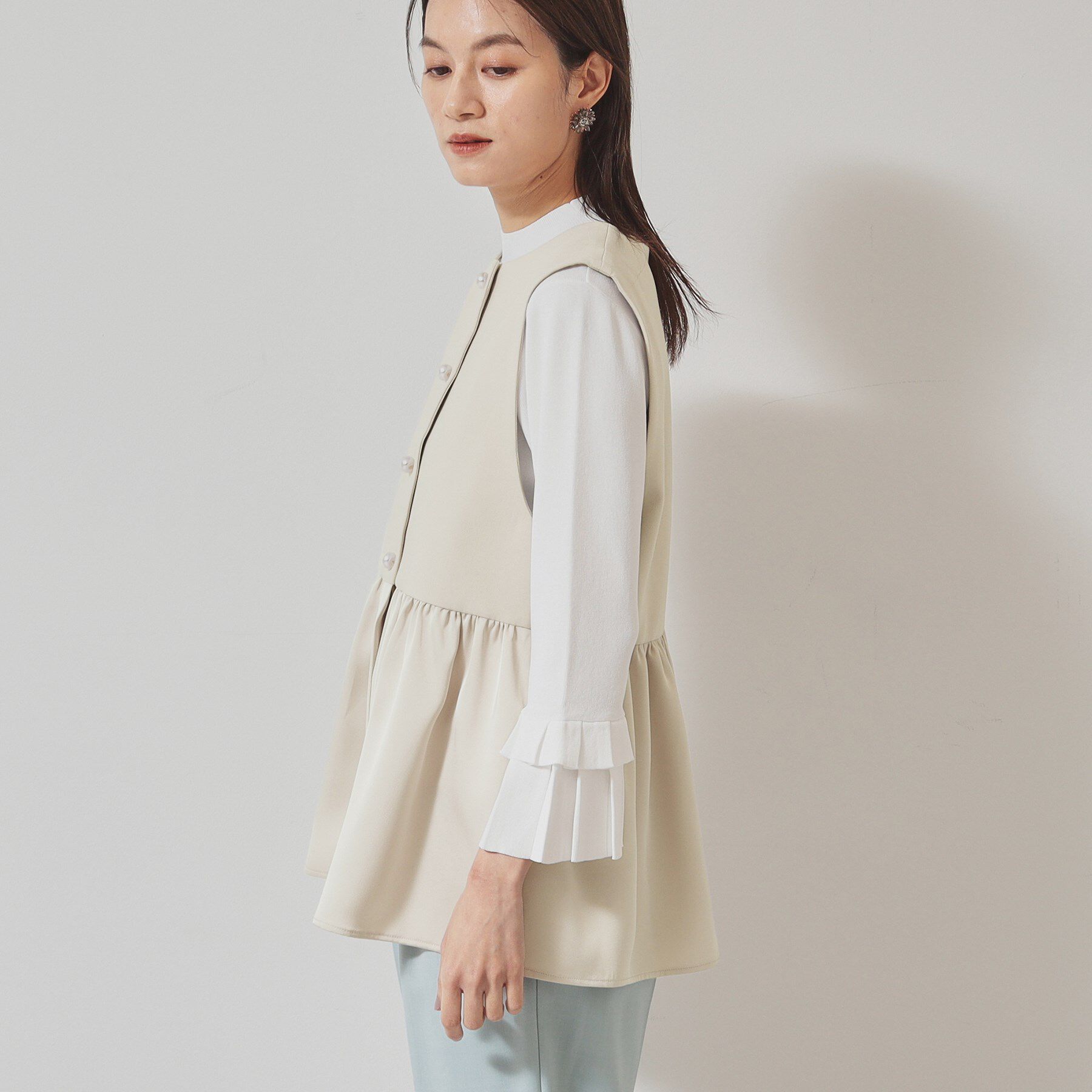 SunaUna「【異素材切り替え／パール調ボタン】ペプラムベスト」|ベスト・ジレ|