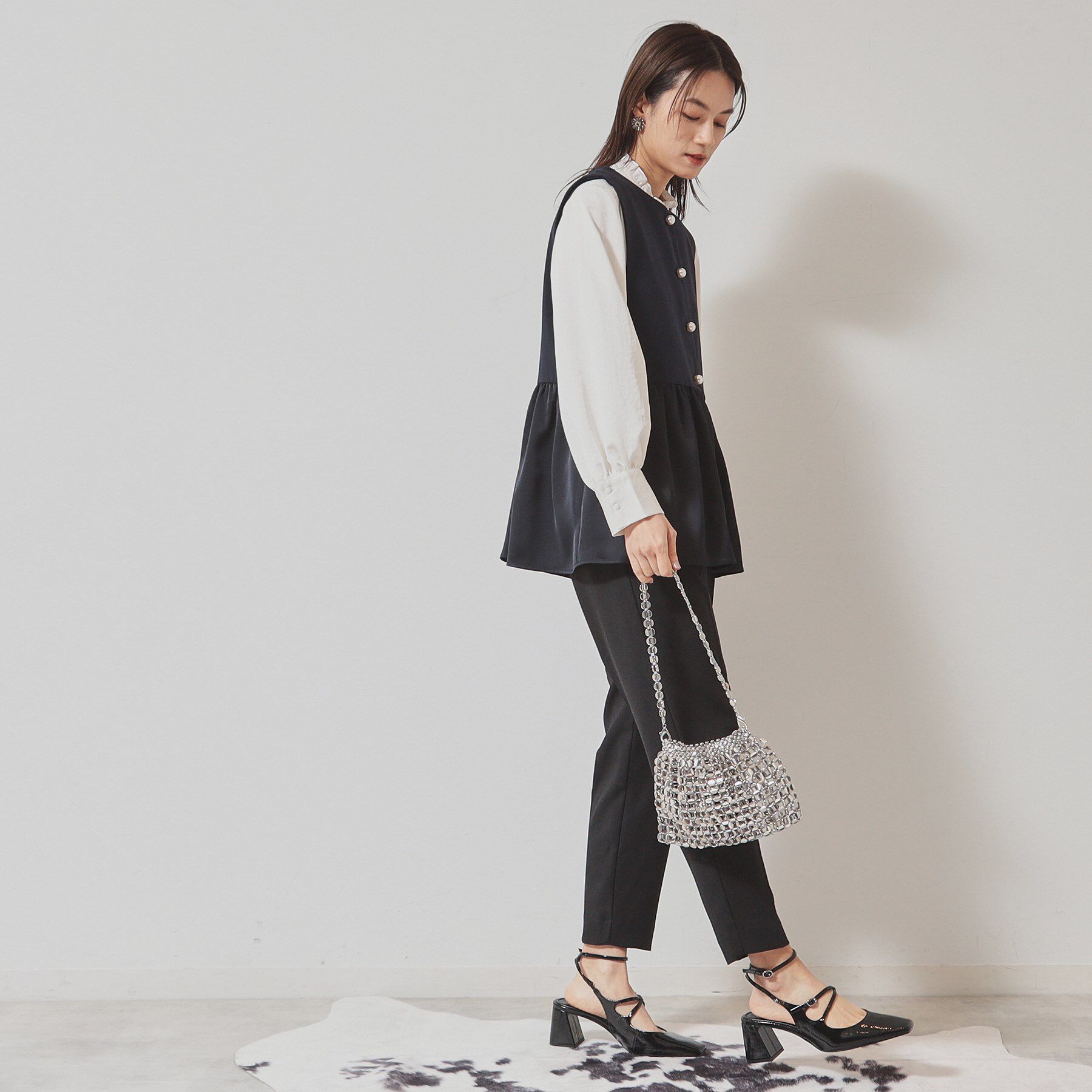 SunaUna「【異素材切り替え／パール調ボタン】ペプラムベスト」|ベスト・ジレ|