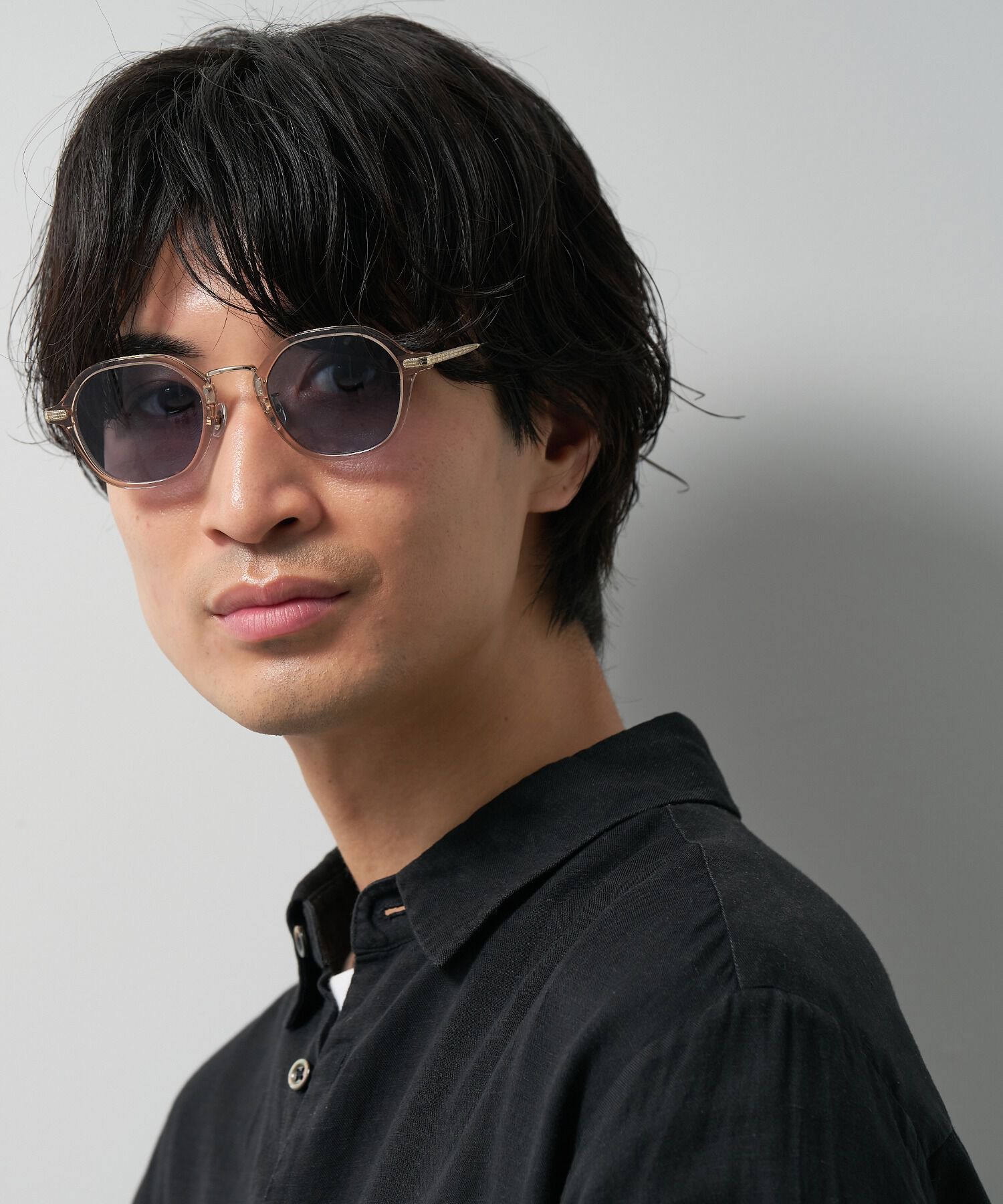  「ボストン型 調光サングラス｜紫外線対策｜レンズの色が変わるサングラス｜Zoff | UNITED ARROWS Wellness」|サングラス|