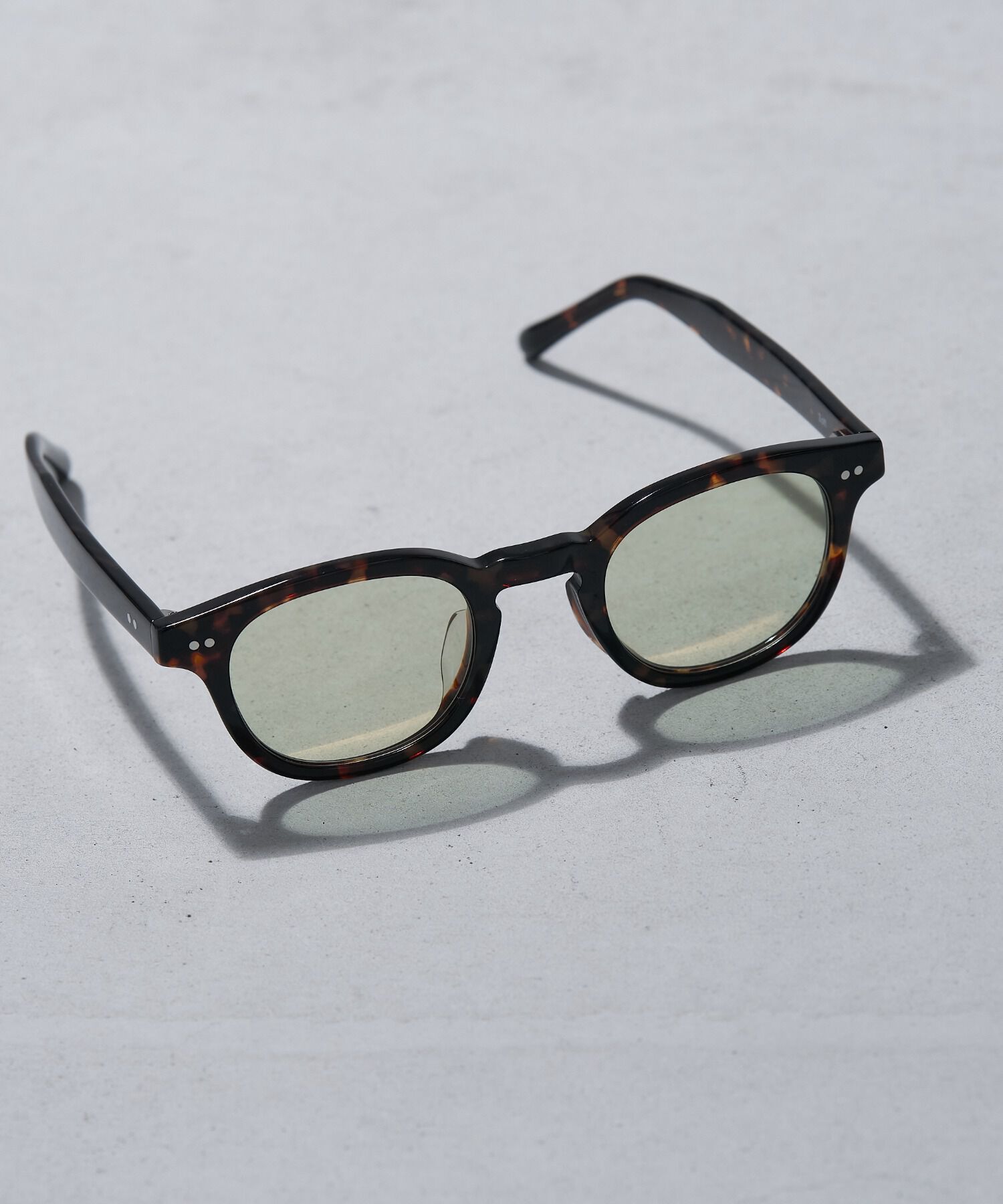  「【WEB限定】ウェリントン型 サングラス  ※一部レンズの色が変わる調光サングラス 紫外線対策」|サングラス|