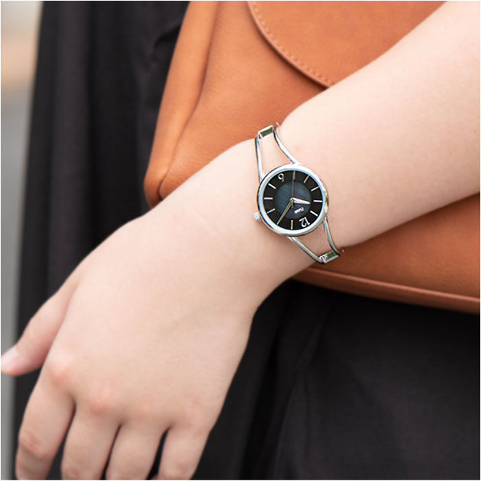 BACKYARD FAMILY「Plaisir プレジール 腕時計 レディース ハングル 通販 ニッケルフリー バングルウォッチ」|腕時計|