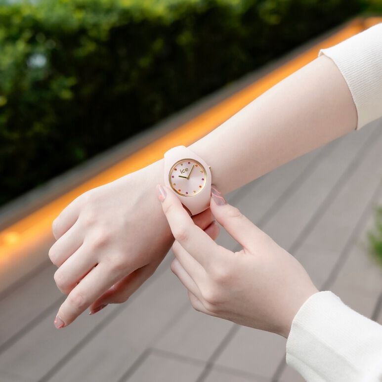 ICE-WATCH「〈ICE-WATCH(ｱｲｽｳｫｯﾁ)〉ICE cosmos ﾗｲﾄﾋﾟｰﾁ ｽﾓｰﾙﾌﾟﾗｽ」|腕時計|