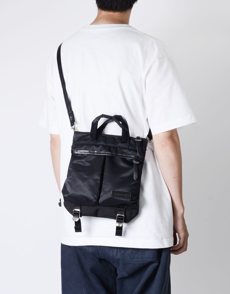 master-piece「Lightning ヘルメットバッグS」|ショルダー・メッセンジャー|クロ