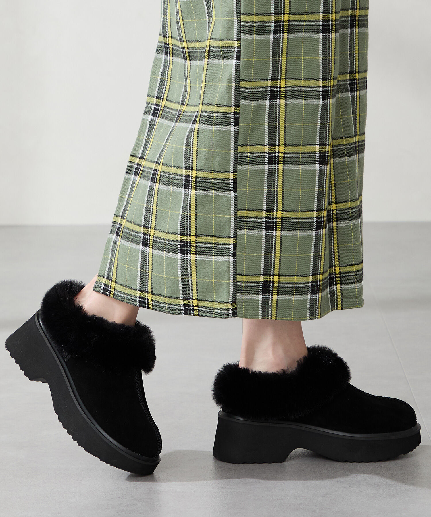 ORiental TRaffic「●2025秋冬新作●【 厚底 ・ 美脚 】 ムートン サボ /51325 ファー レオパード 防寒 」|サンダル|