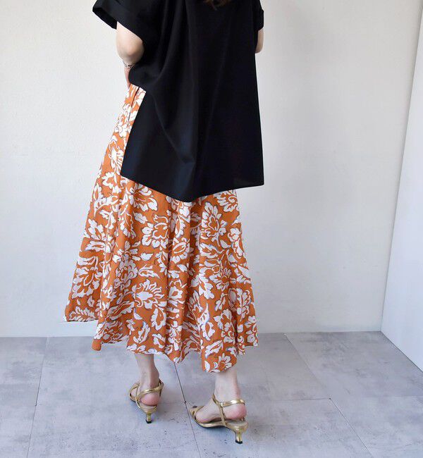 quaranciel「quaranciel:〈洗濯機可能〉リーフプリント セミフレア ロング スカート」|スカート|