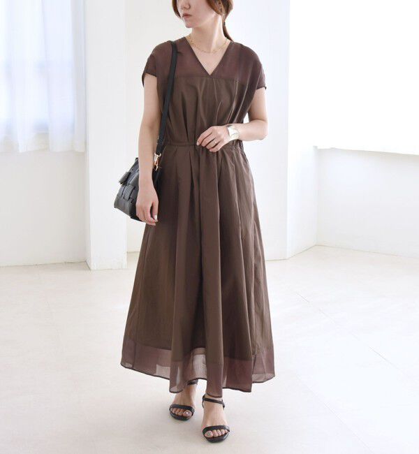quaranciel「quaranciel :〈洗濯機可能〉シアー ドッキング Vネック フレンチスリーブ ワンピース」|ワンピース|ブラウン