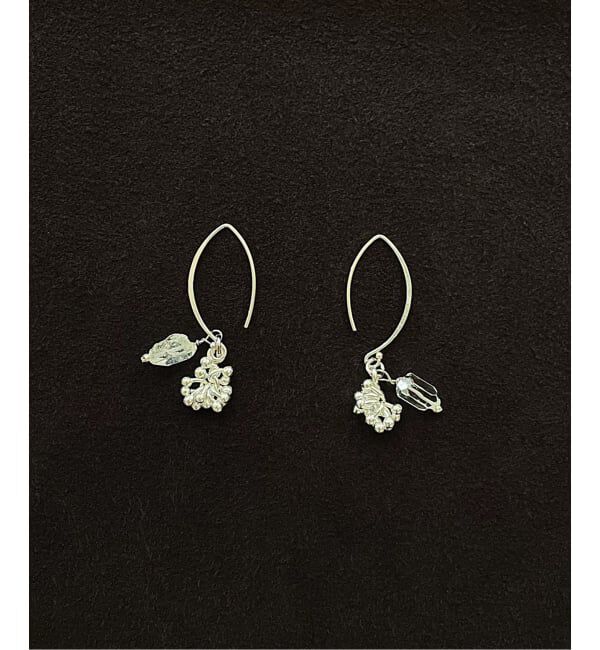 IENA LA BOUCLE「Y.A.Acc/ワイエーアク&times;LA BOUCLE別注 クリスタルチャームピアス」|ピアス|ホワイト