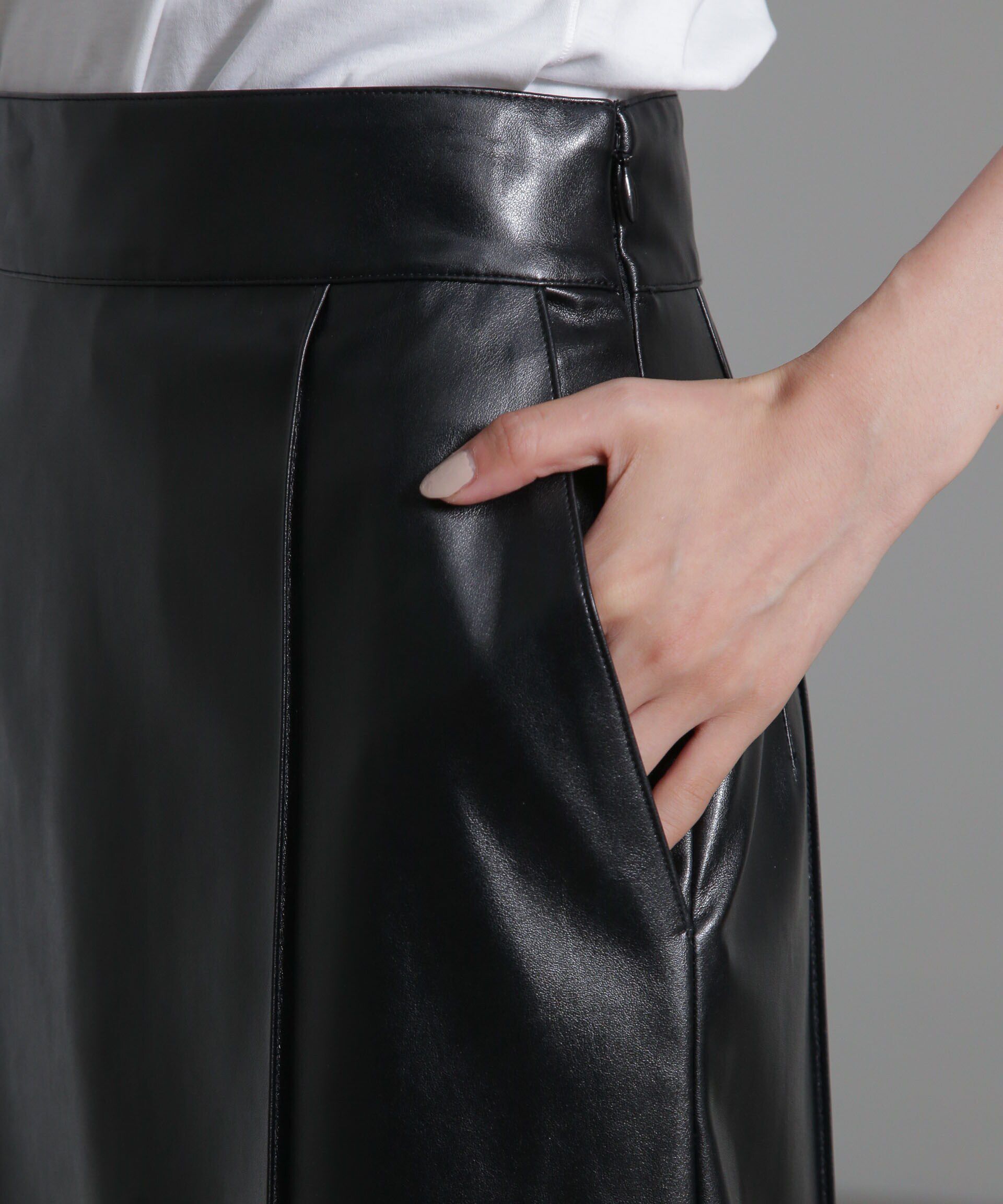 nano･universe「フェイクレザーピンタックスカート(セットアップ可)」|スカート|