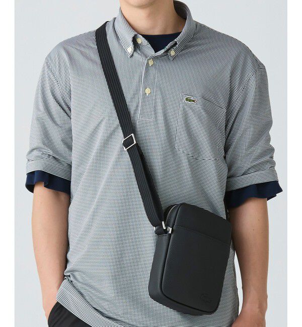 LACOSTE「メンズクラシック バーティカルカメラバッグ」|ショルダー・メッセンジャー|