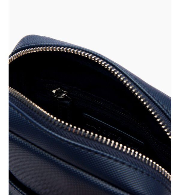 LACOSTE「メンズクラシック バーティカルカメラバッグ」|ショルダー・メッセンジャー|