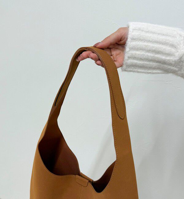 fredy emue「ポーチ付きラウンドワンショルバッグ」|ショルダー・メッセンジャー|