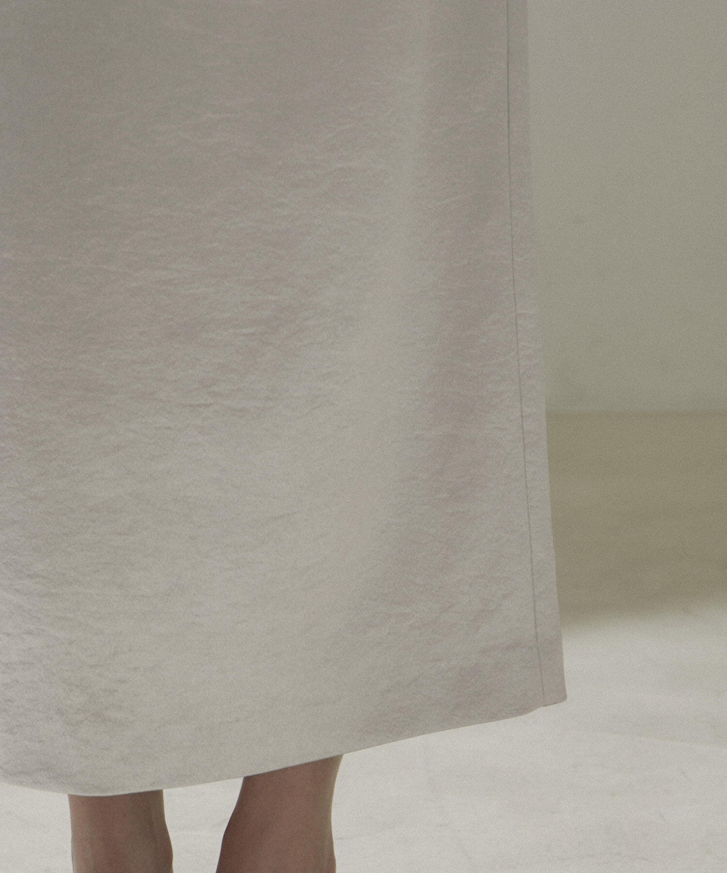 SALON adam et rope'「シャイニーナロースカート【洗える】」|スカート|