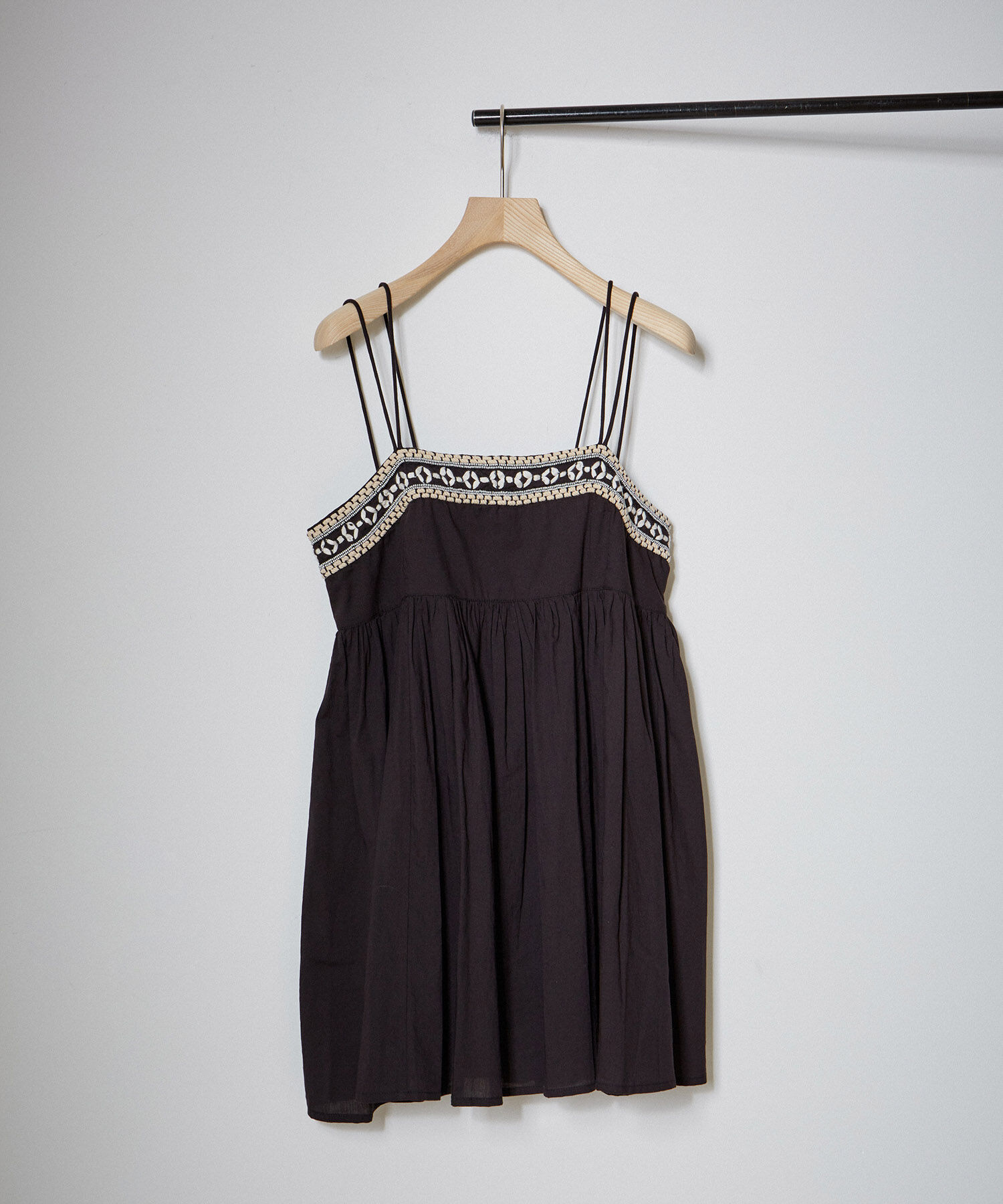 SALON adam et rope'「【WEB限定】ビーズ刺繍キャミソール【洗える】」|キャミソール|