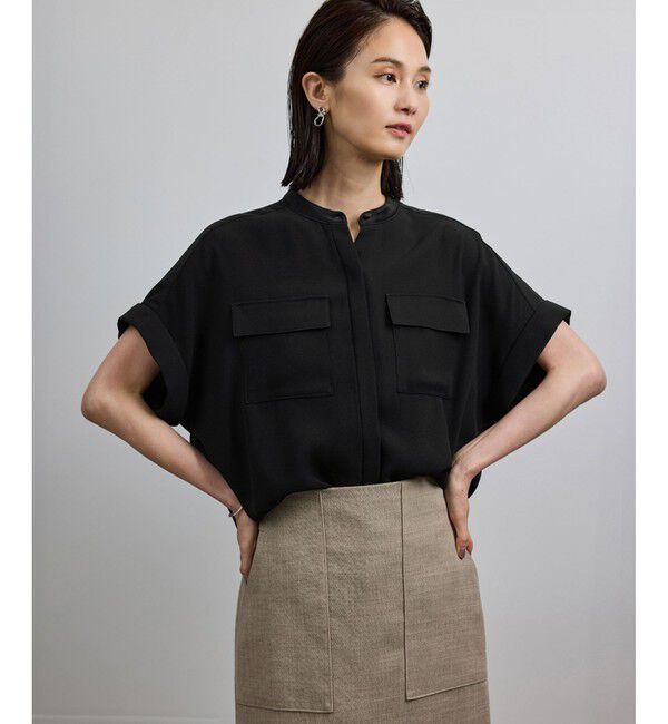 ROPE「【洗える・カセット服】バックサテンフラップブラウス/お仕事・通勤・セットアップ対応【ドラマ着用】」|シャツ・ブラウス|ブラック(01)