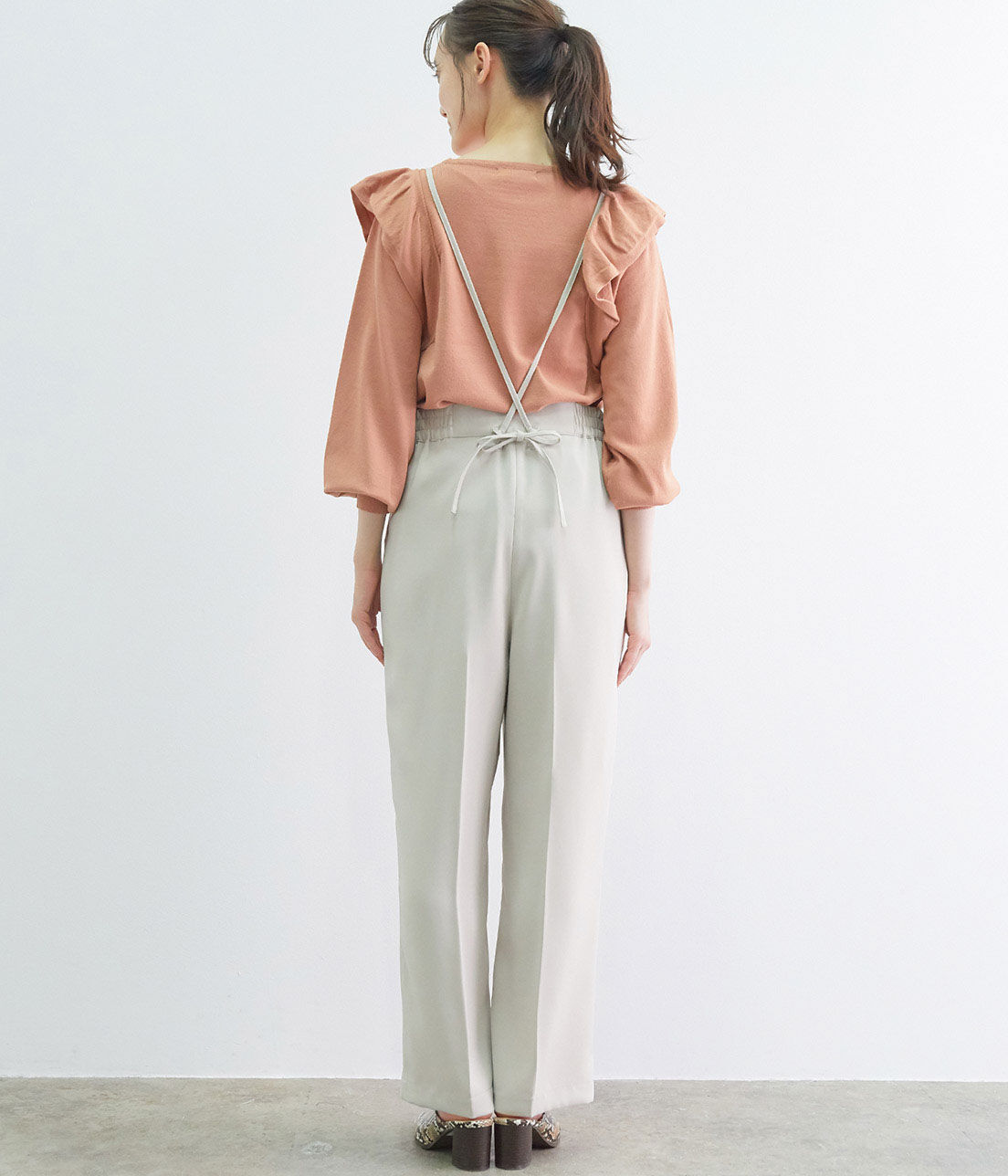 VIS「【WEB限定SSサイズ】バッククロスサスペンダーワイドパンツ」|スラックス|