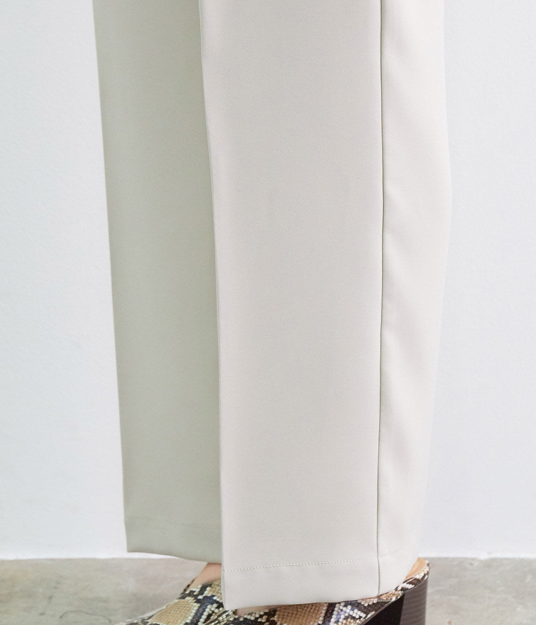 VIS「【WEB限定SSサイズ】バッククロスサスペンダーワイドパンツ」|スラックス|