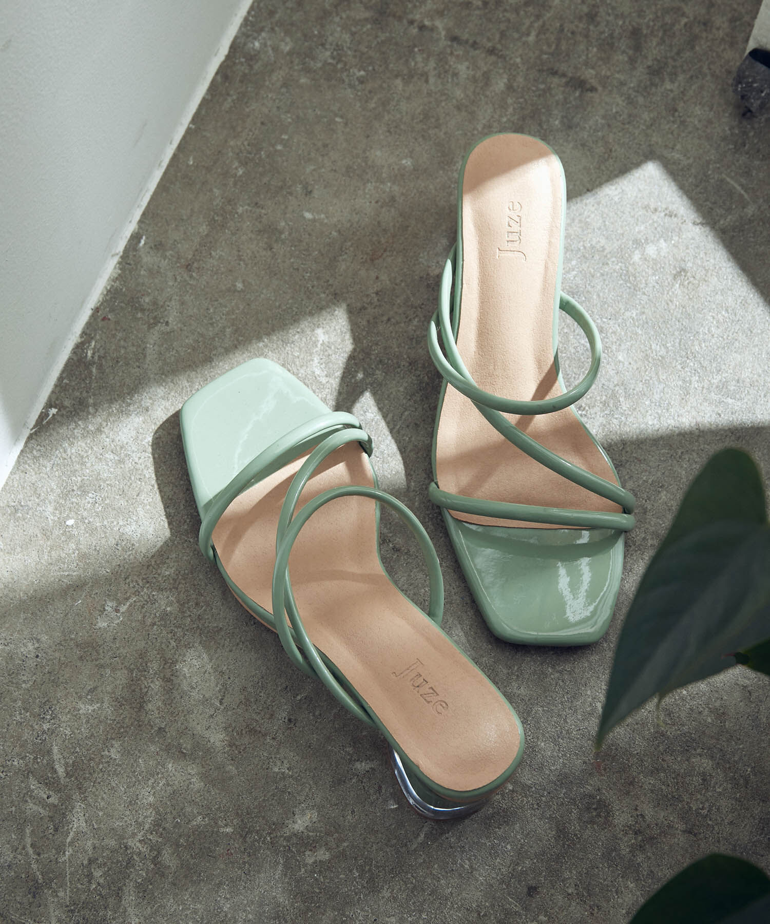 Juze「クリアヒールナローアシメサンダル」|サンダル|