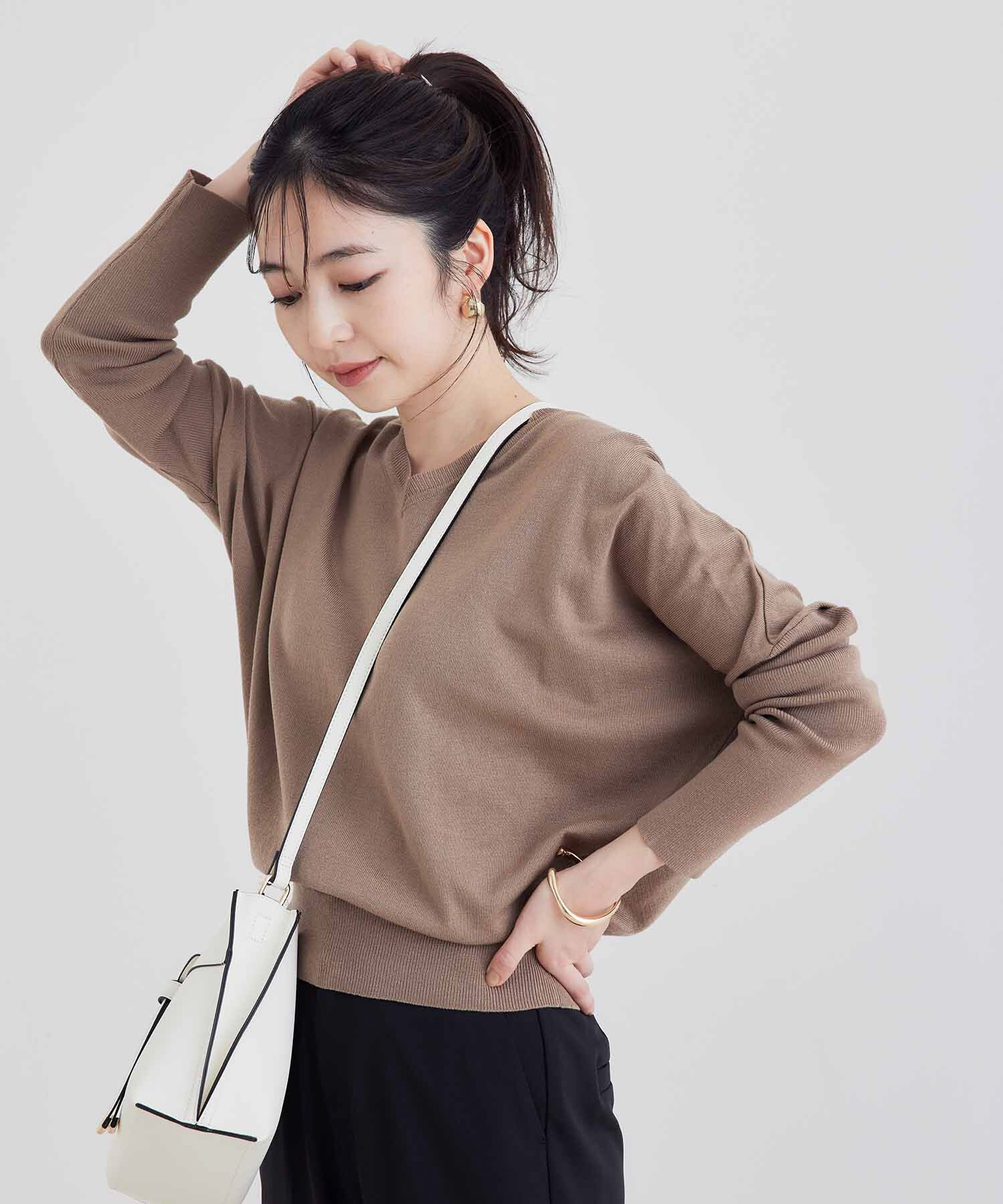 vis-a-vis「【一部店舗限定】Vネックドルマンニットプルオーバー」|ニット・セーター|