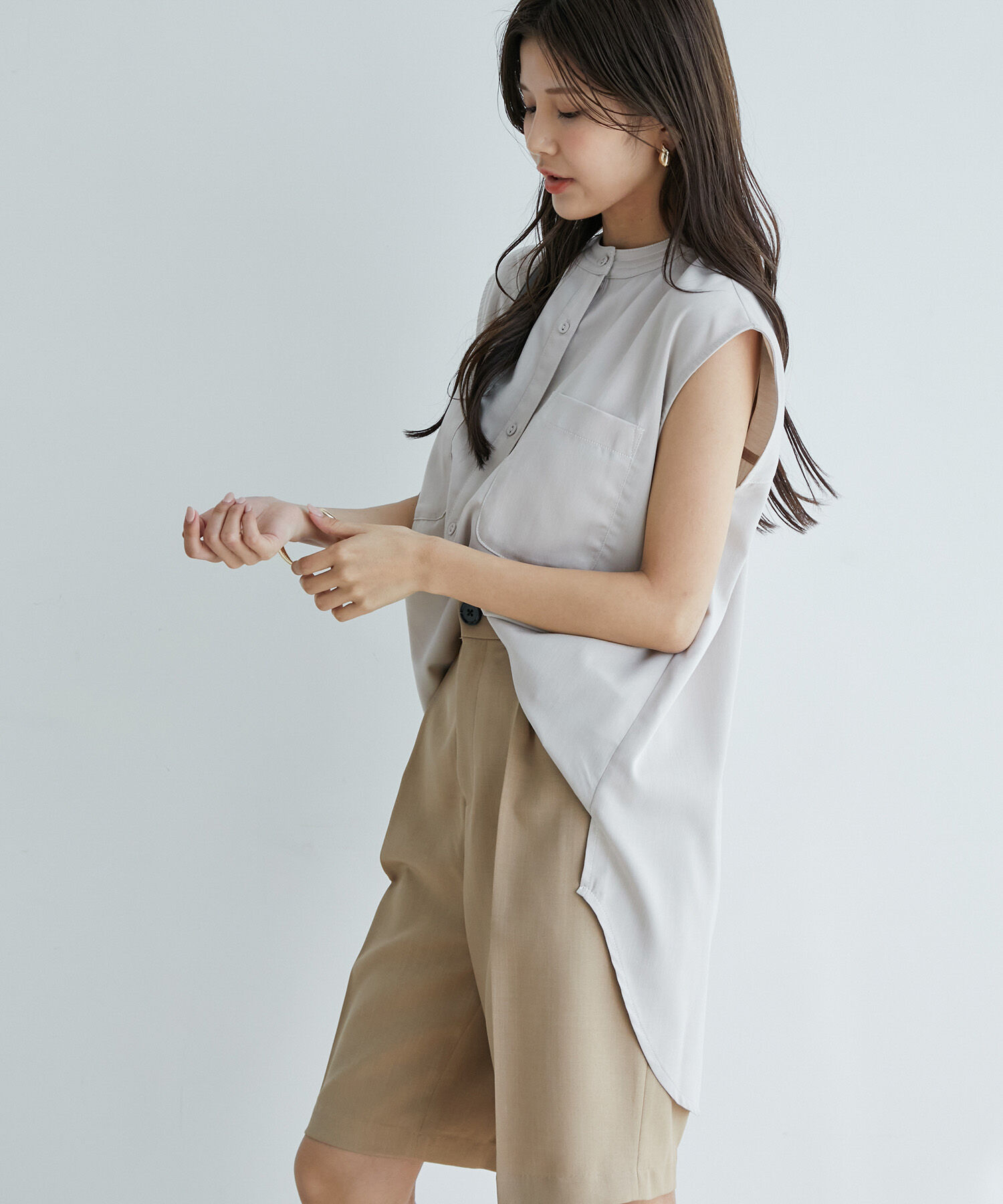 vis-a-vis「ステッチ入りノースリーブブラウス」|シャツ・ブラウス|