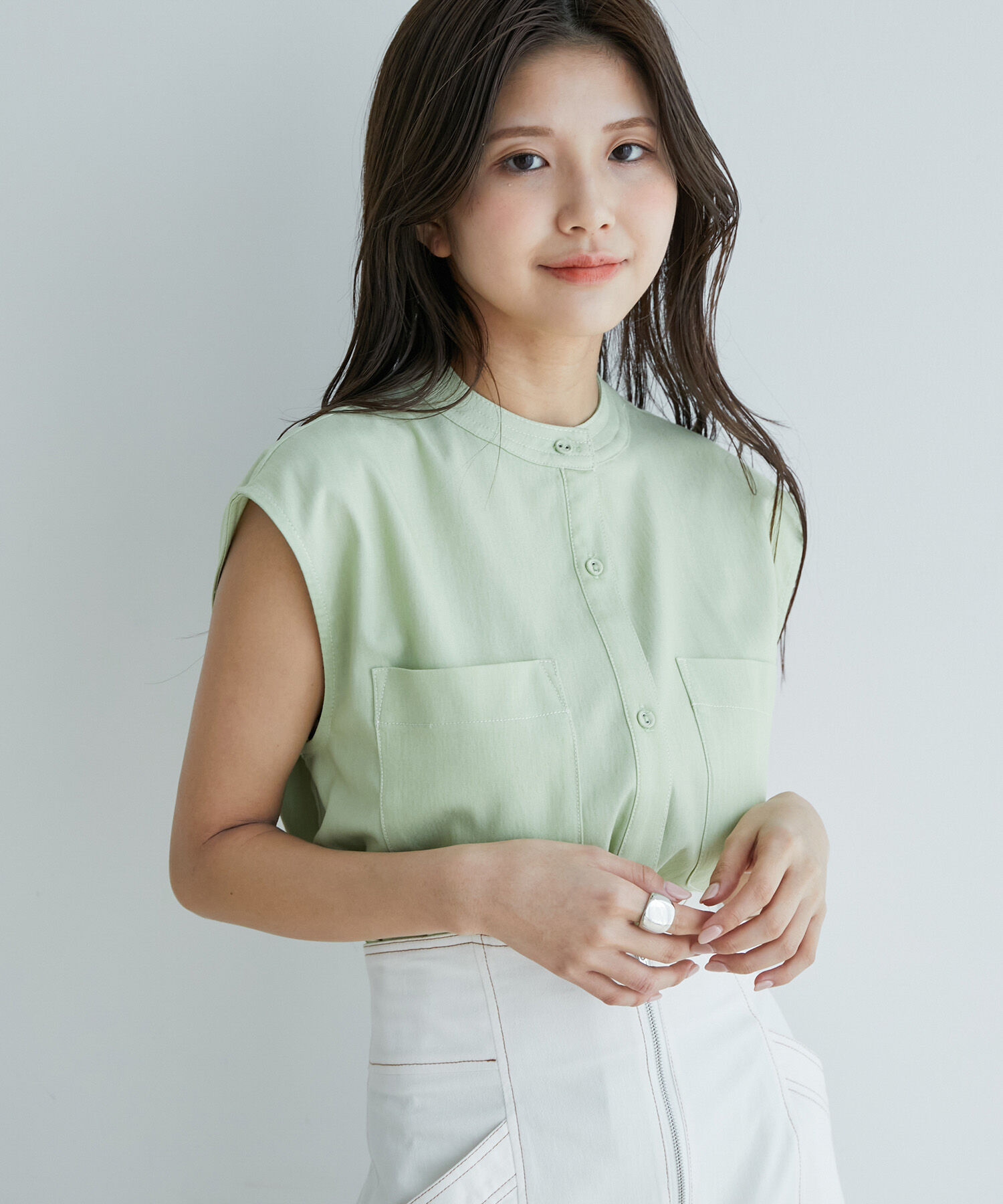 vis-a-vis「ステッチ入りノースリーブブラウス」|シャツ・ブラウス|