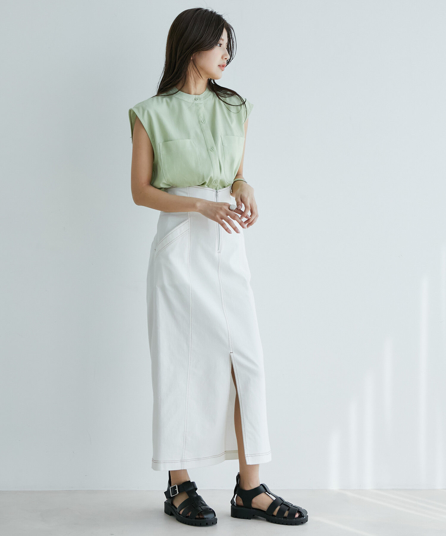 vis-a-vis「ステッチ入りノースリーブブラウス」|シャツ・ブラウス|