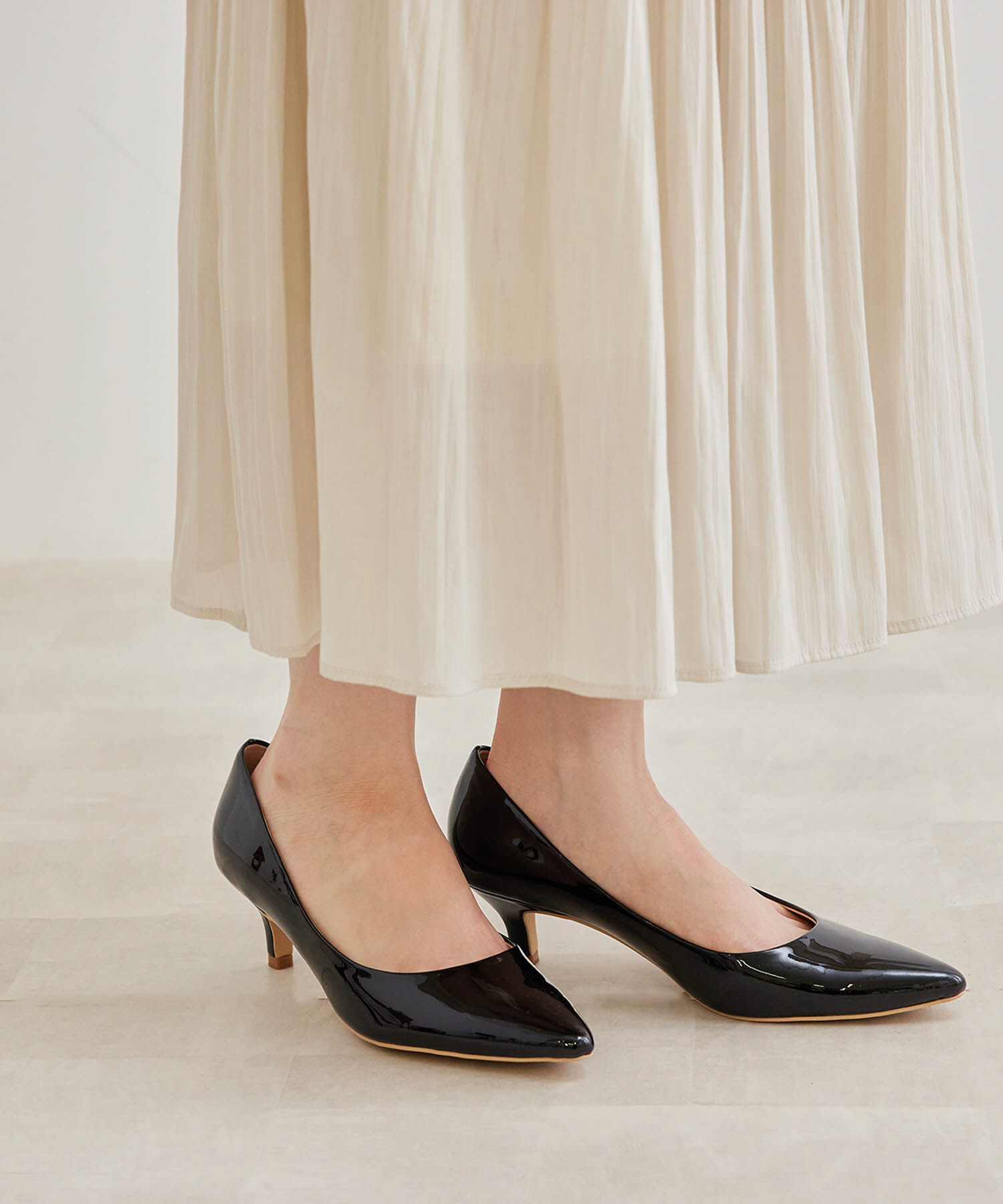 ROPE PICNIC PASSAGE「エナメルポインテッドトゥプレーンパンプス」|パンプス|