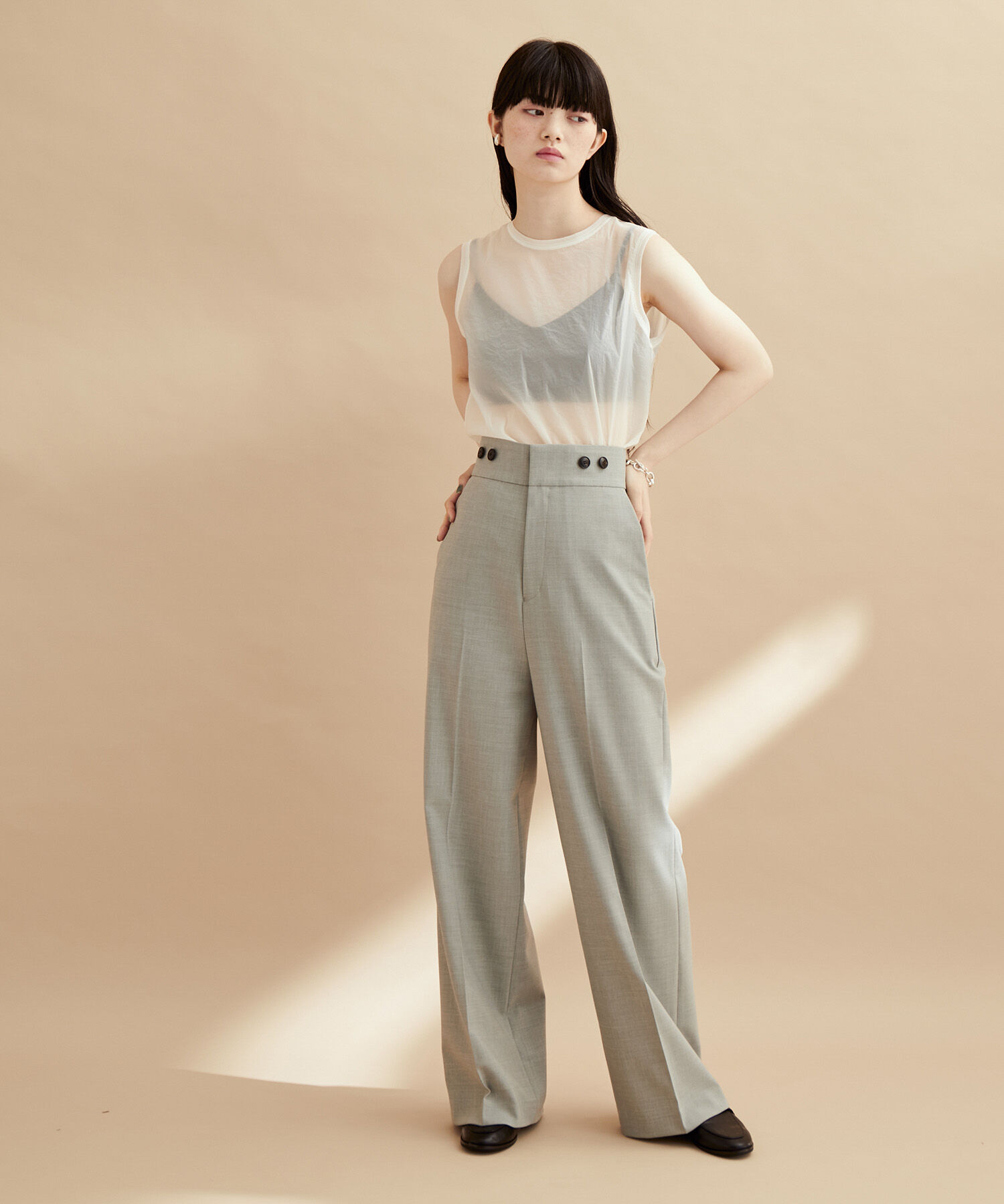 ADAM ET ROPE'「ストレッチタフタノースリーブTEE」|タンクトップ|