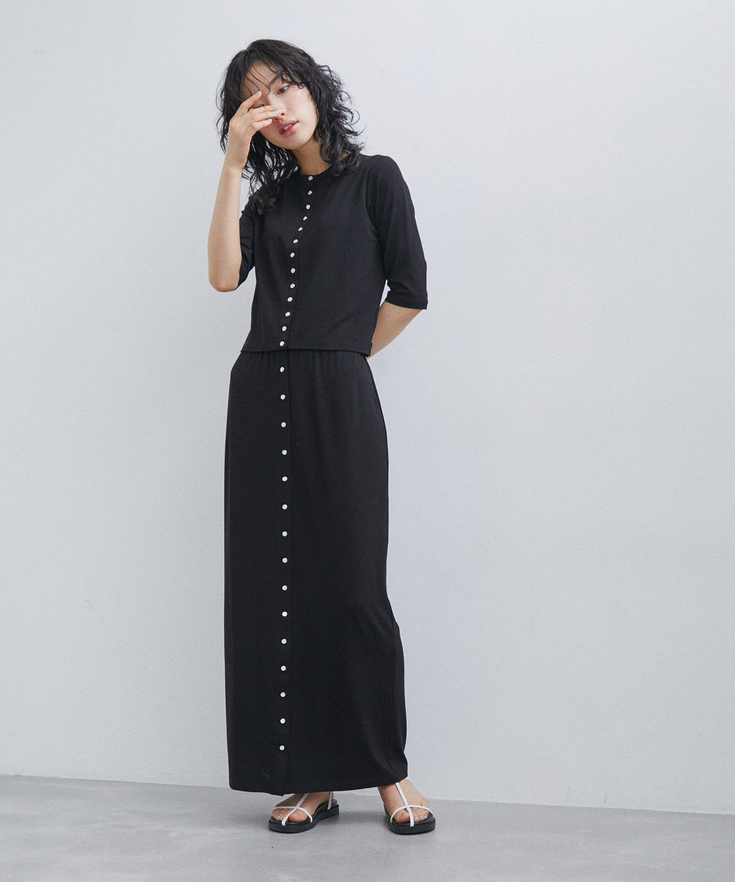 ADAM ET ROPE'「【agnes b. pour ADAM ET ROPE'】JUPE PRESSIONS LONG」|スカート|