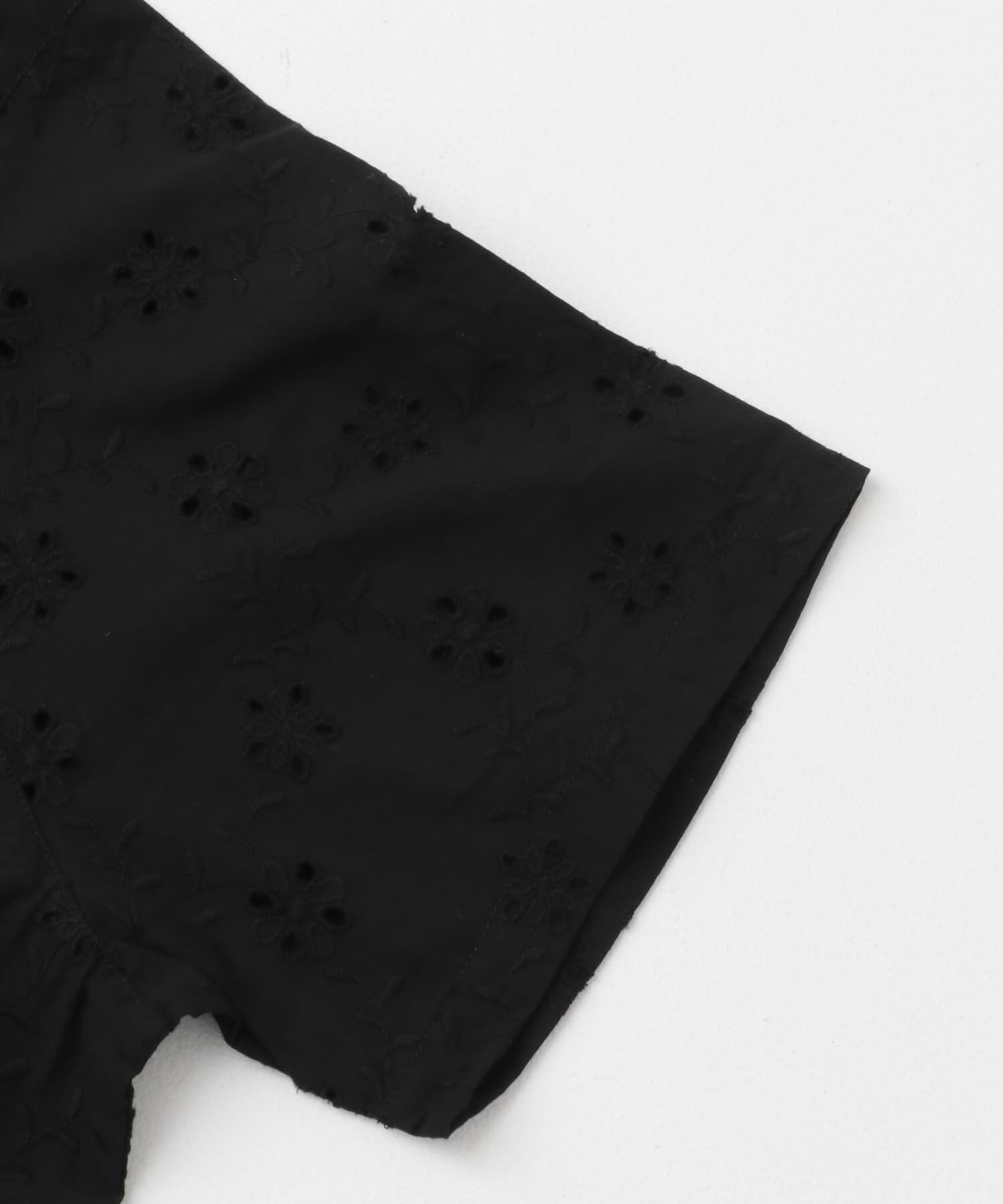 URBAN RESEARCH DOORS「アイレットレースラグランブラウス」|シャツ・ブラウス|