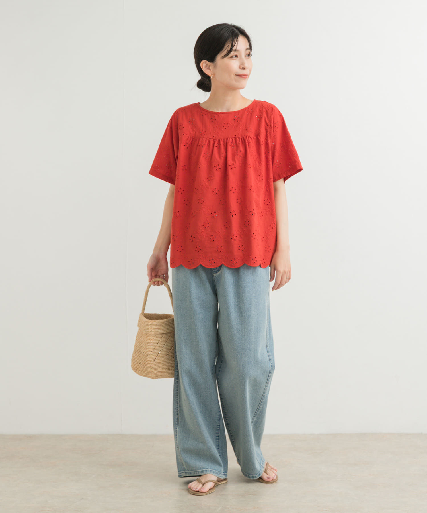 URBAN RESEARCH DOORS「アイレットレースラグランブラウス」|シャツ・ブラウス|