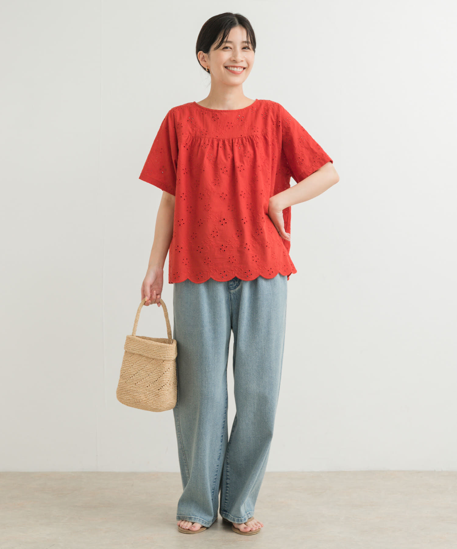 URBAN RESEARCH DOORS「アイレットレースラグランブラウス」|シャツ・ブラウス|