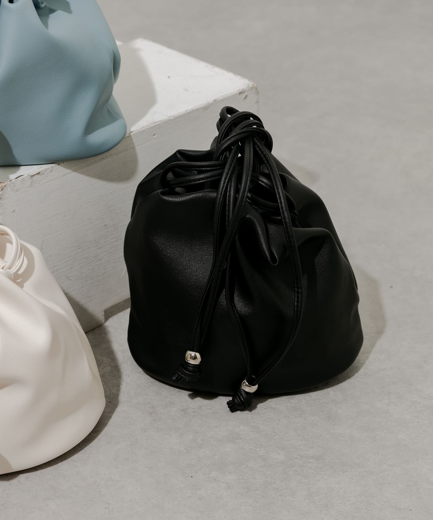 SMELLY「サークルキンチャクショルダー」|ショルダー・メッセンジャー|