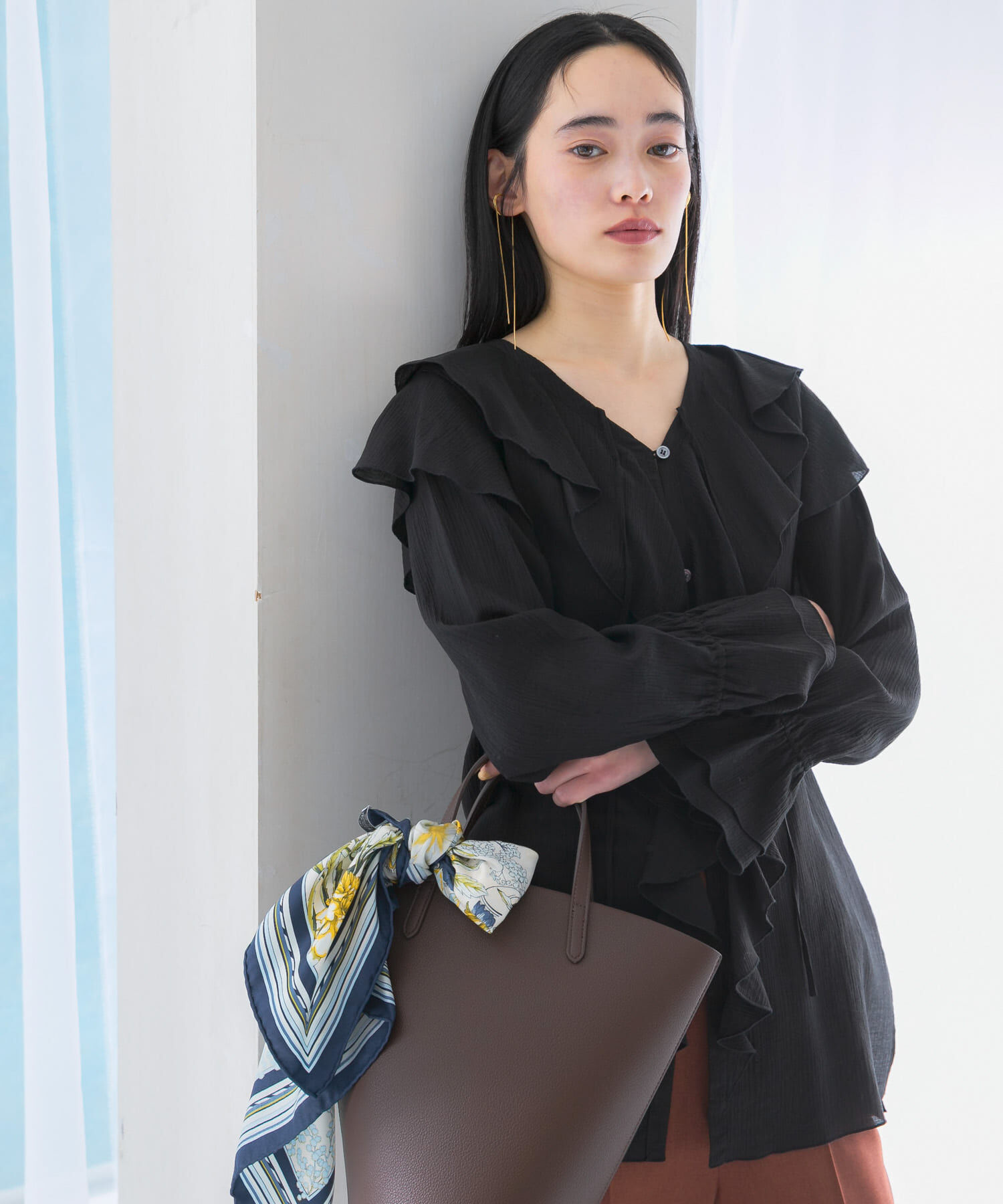 URBAN RESEARCH ROSSO「『WEB/一部店舗限定』ラッフルデザインブラウス」|シャツ・ブラウス|