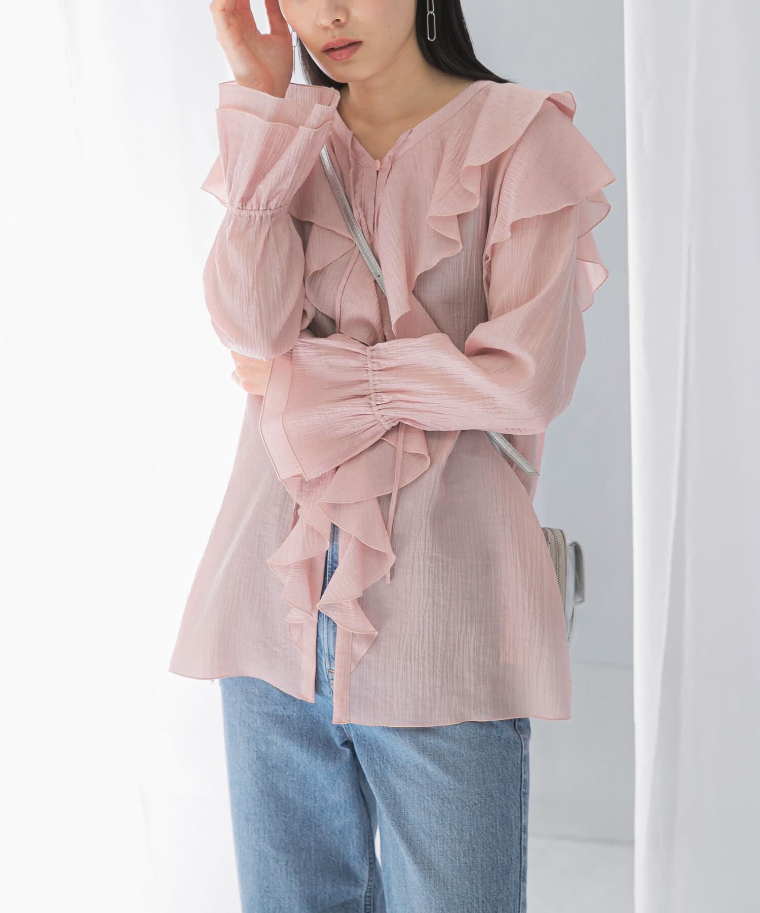 URBAN RESEARCH ROSSO「『WEB/一部店舗限定』ラッフルデザインブラウス」|シャツ・ブラウス|ピンク