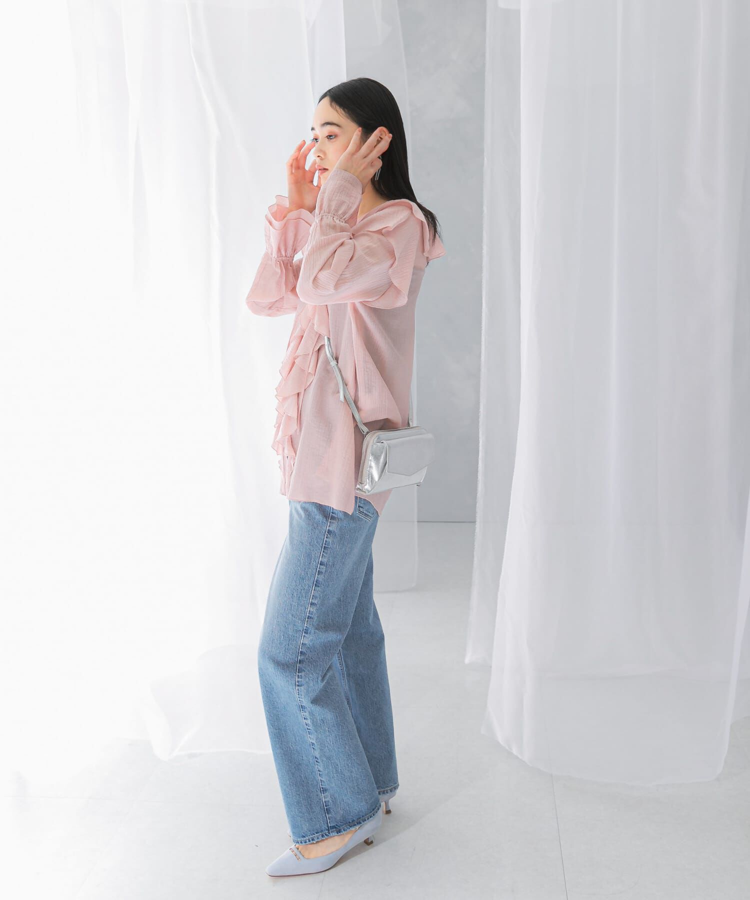 URBAN RESEARCH ROSSO「『WEB/一部店舗限定』ラッフルデザインブラウス」|シャツ・ブラウス|