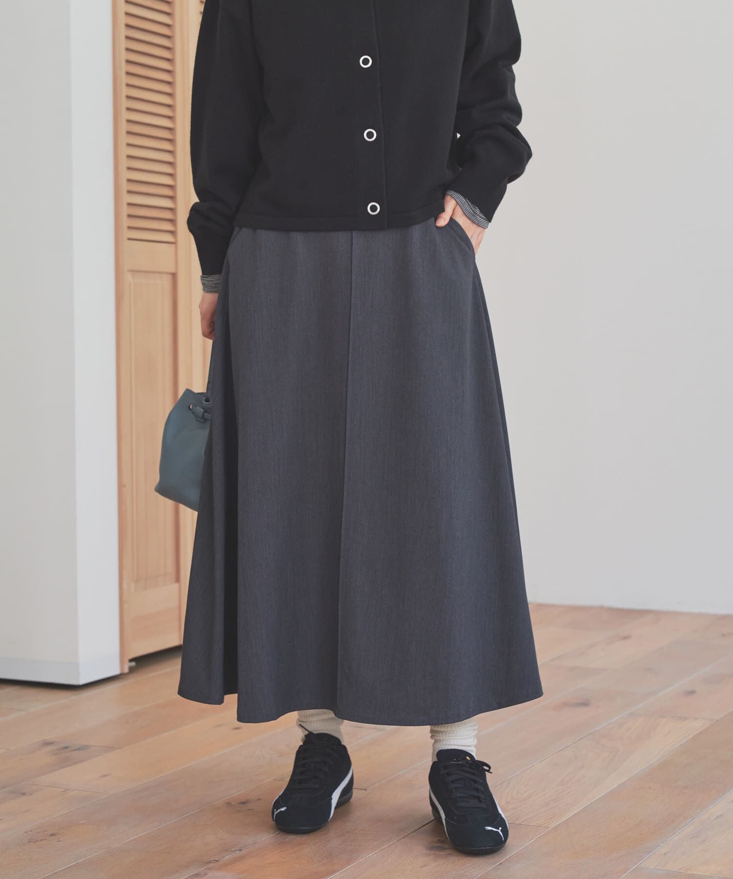 URBAN RESEARCH DOORS「『仁村紗和さん着用』『UR TECH』完声フレアスカート」|スカート|
