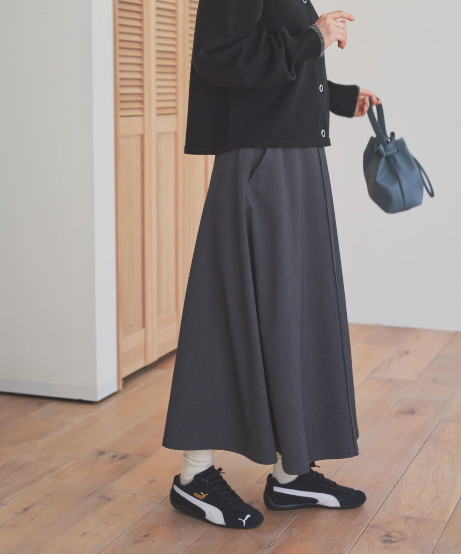 URBAN RESEARCH DOORS「『仁村紗和さん着用』『UR TECH』完声フレアスカート」|スカート|