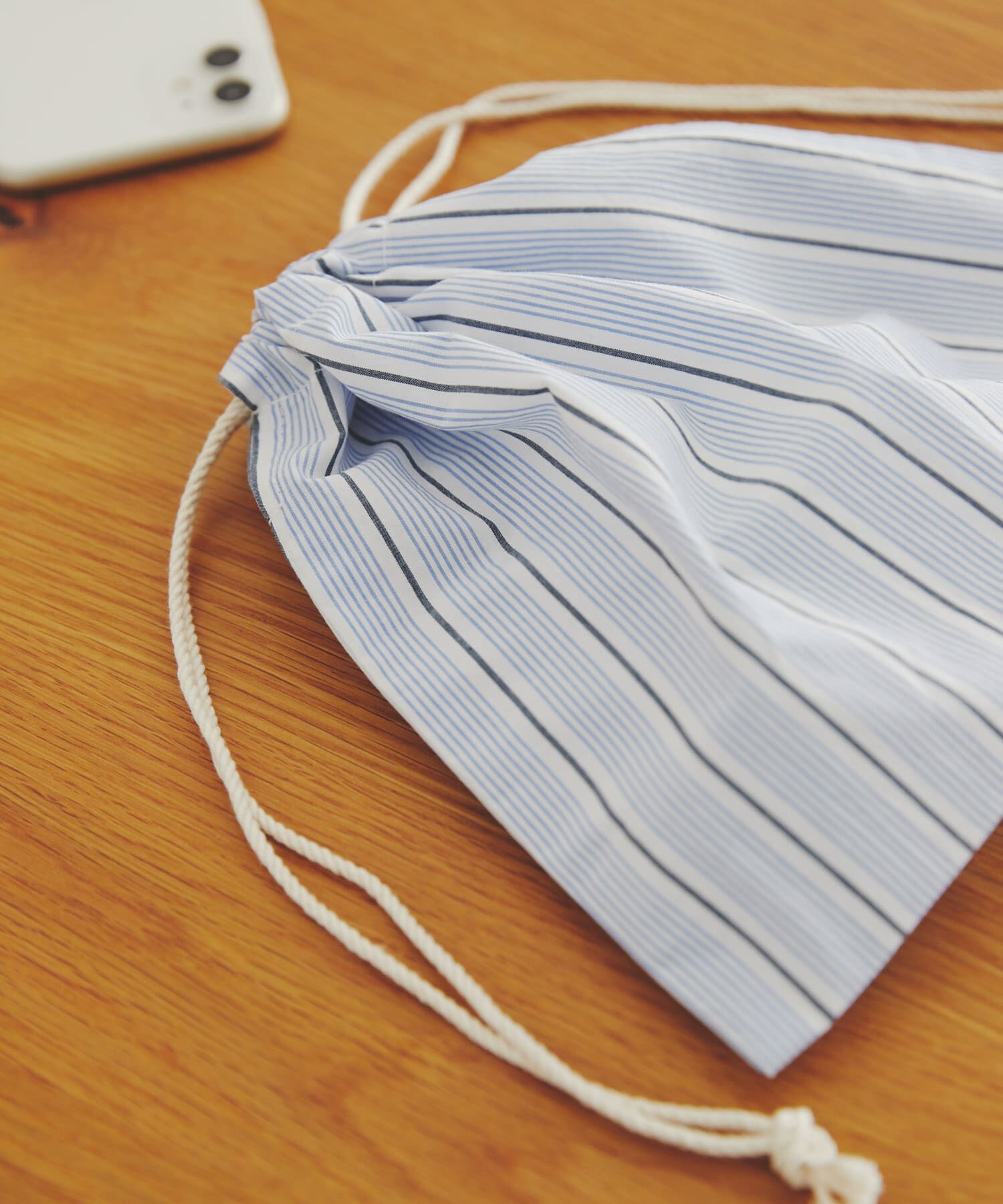 URBAN RESEARCH DOORS「CINQ　巾着 ストライプ」|ポーチ|ライトブルー