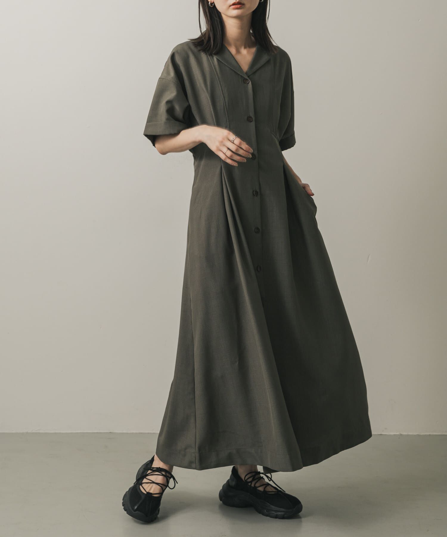 SENSE OF PLACE by URBAN RESEARCH「ウエストタックシャツワンピース」|ワンピース|カーキ