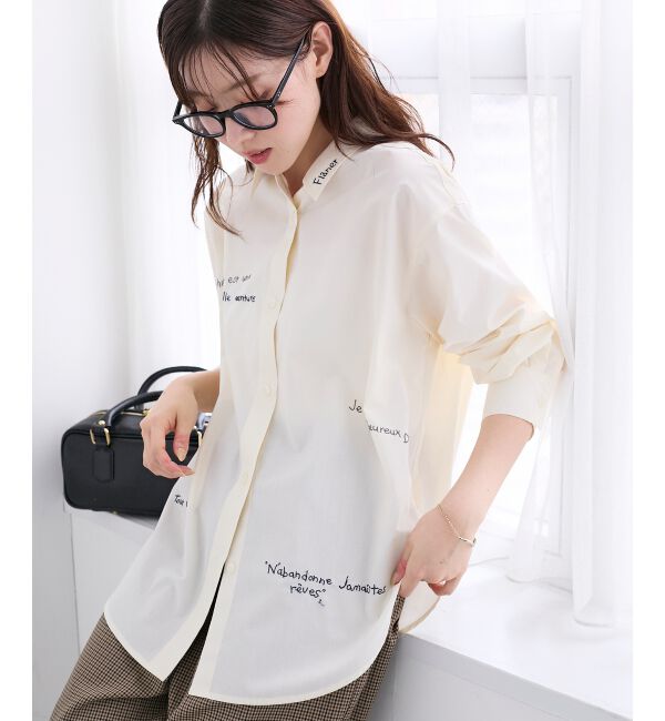  「《WEB限定アイテム》レタリング刺繍シャツ」|シャツ・ブラウス|アイボリー