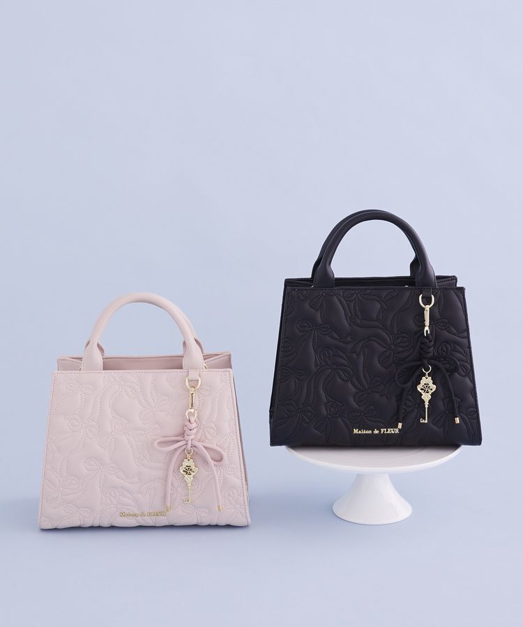Maison de FLEUR「チャーム付きリボンキルティングトートバッグ」|ハンドバッグ|