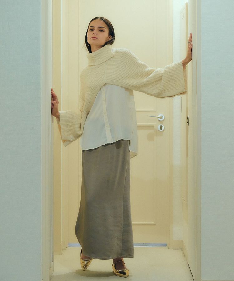 YECCA VECCA「サテンロングスカート」|スカート|Gray Beige