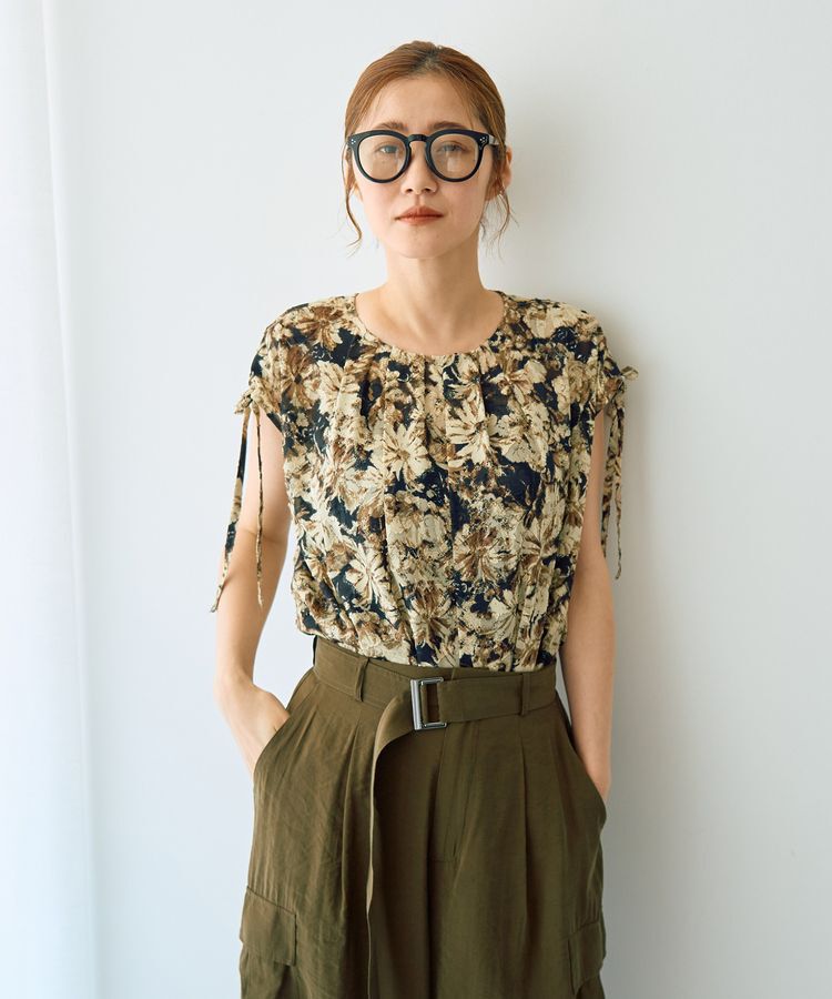 YECCA VECCA「【DOLL UP OOPS】フラワープリントギャザーブラウス」|シャツ・ブラウス|