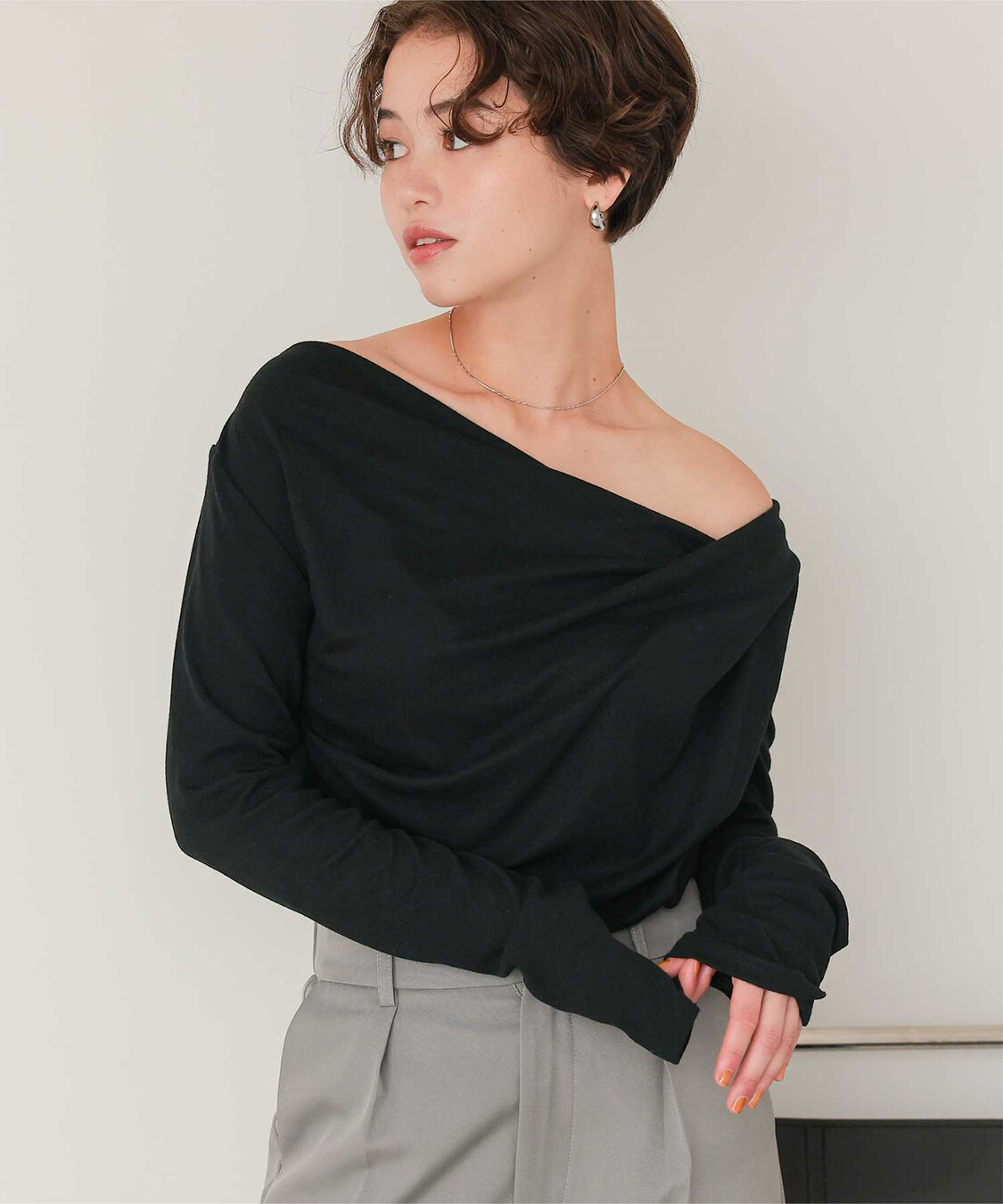 titivate「オフショルダーロングスリーブTシャツ」|Tシャツ・カットソー|